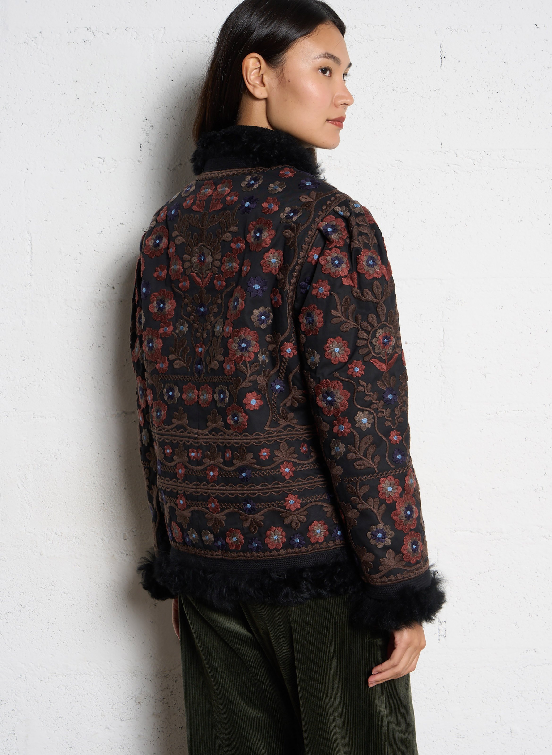 Gerade bestickte Wollmischjacke ANTIK BATIK Schwarz