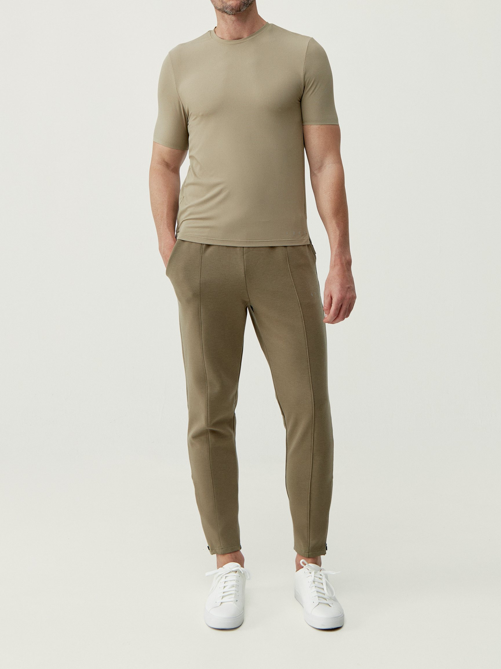 Performance athleisure sports pants BORN LIVING YOGA Brown
