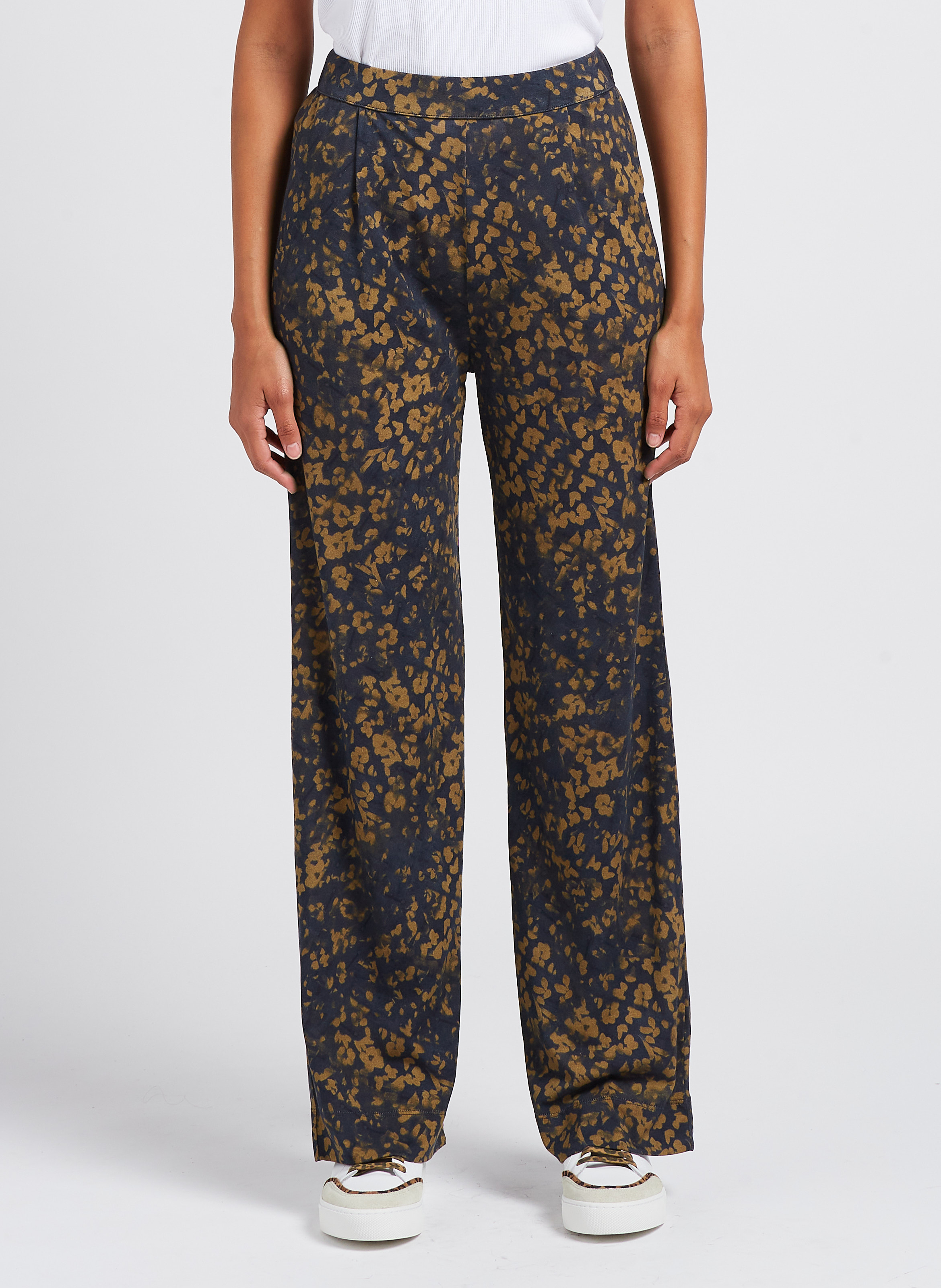 Gerade geschnittene Hose mit Print MAJESTIC FILATURES Blau