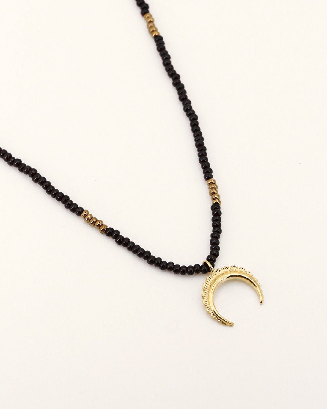 Lune necklace NILAI