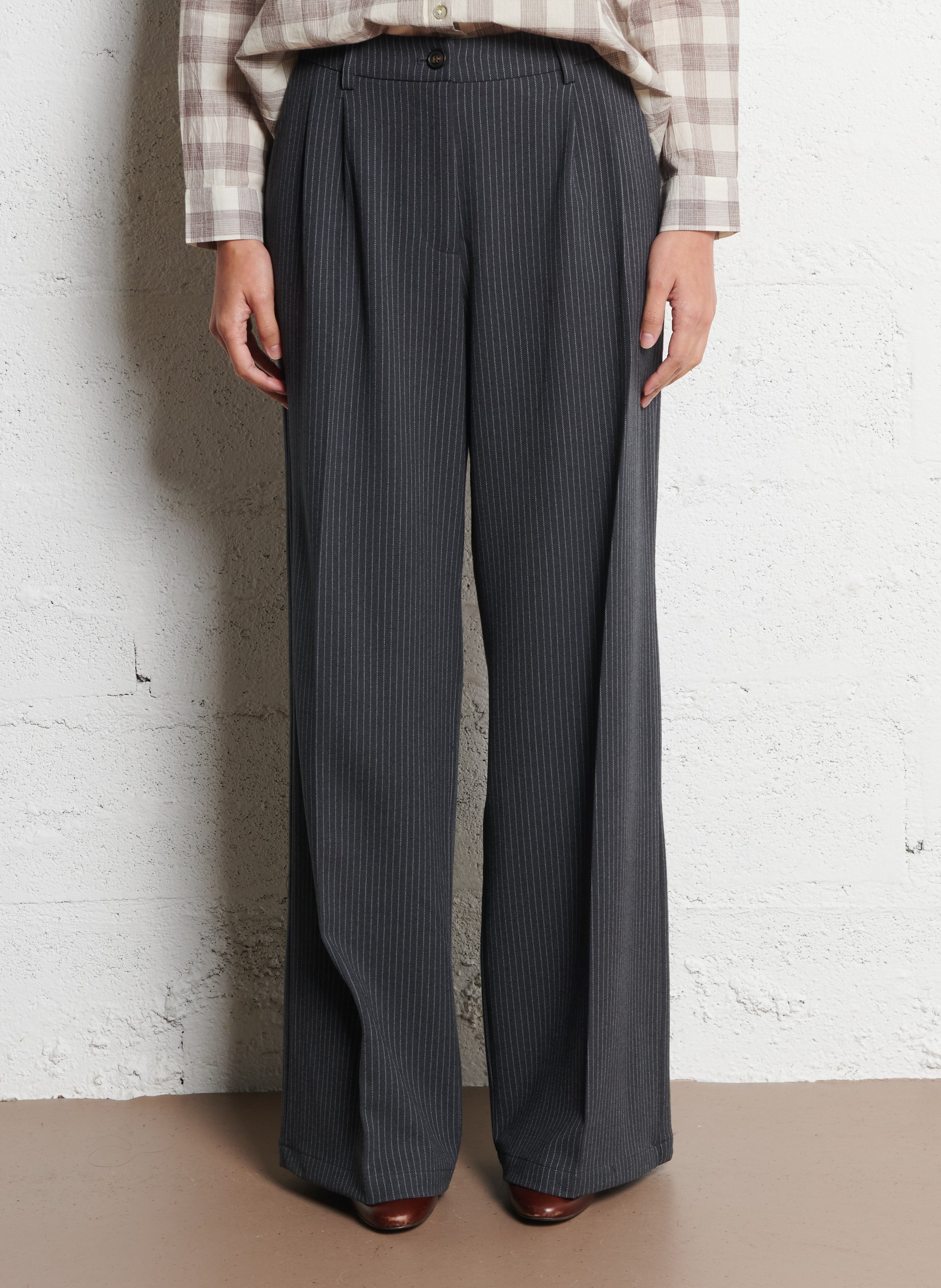 Tailored striped trousers with pleats NICE THINGS