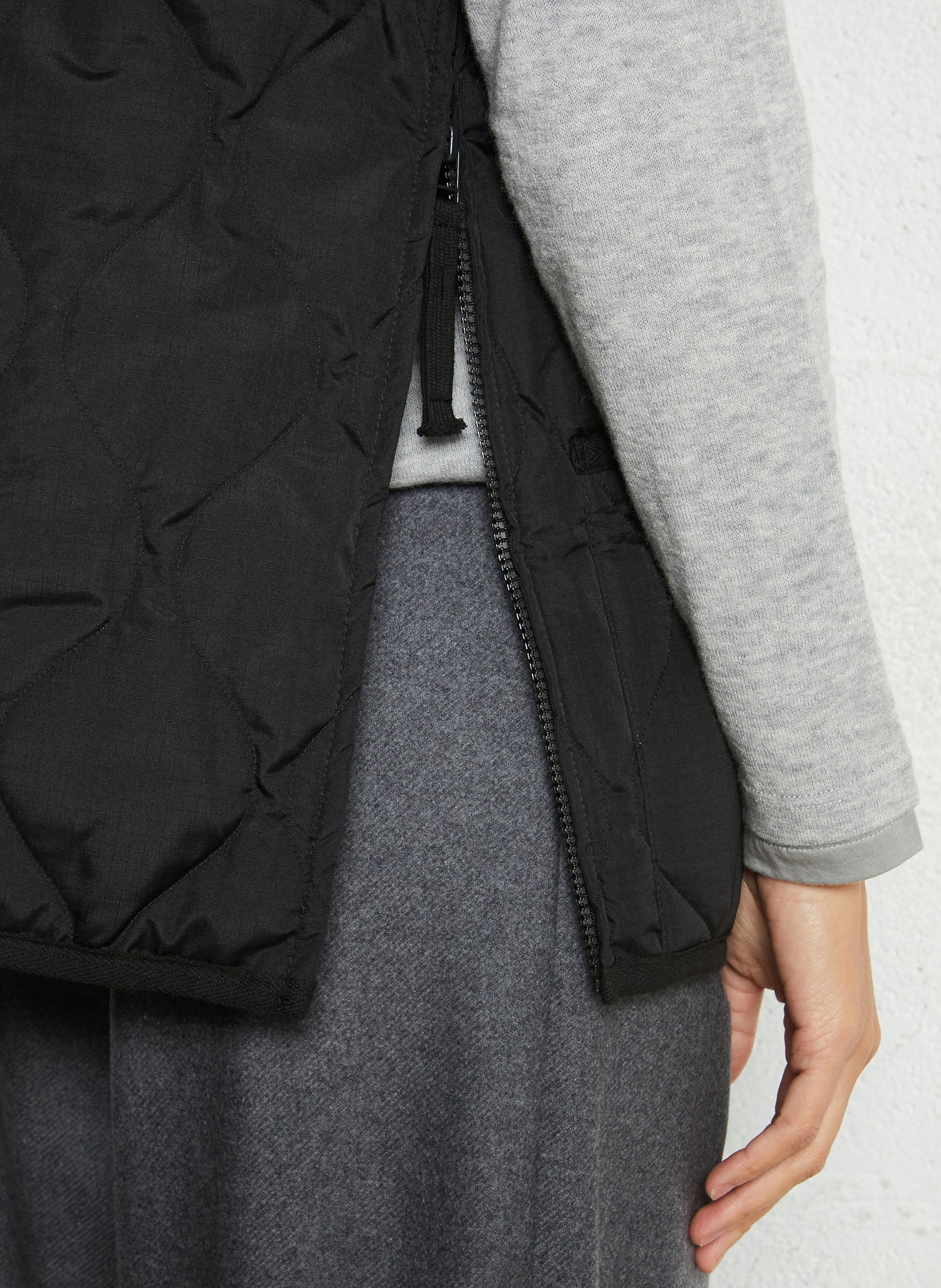 Veste sans manches col V matelassée  TAION Noir