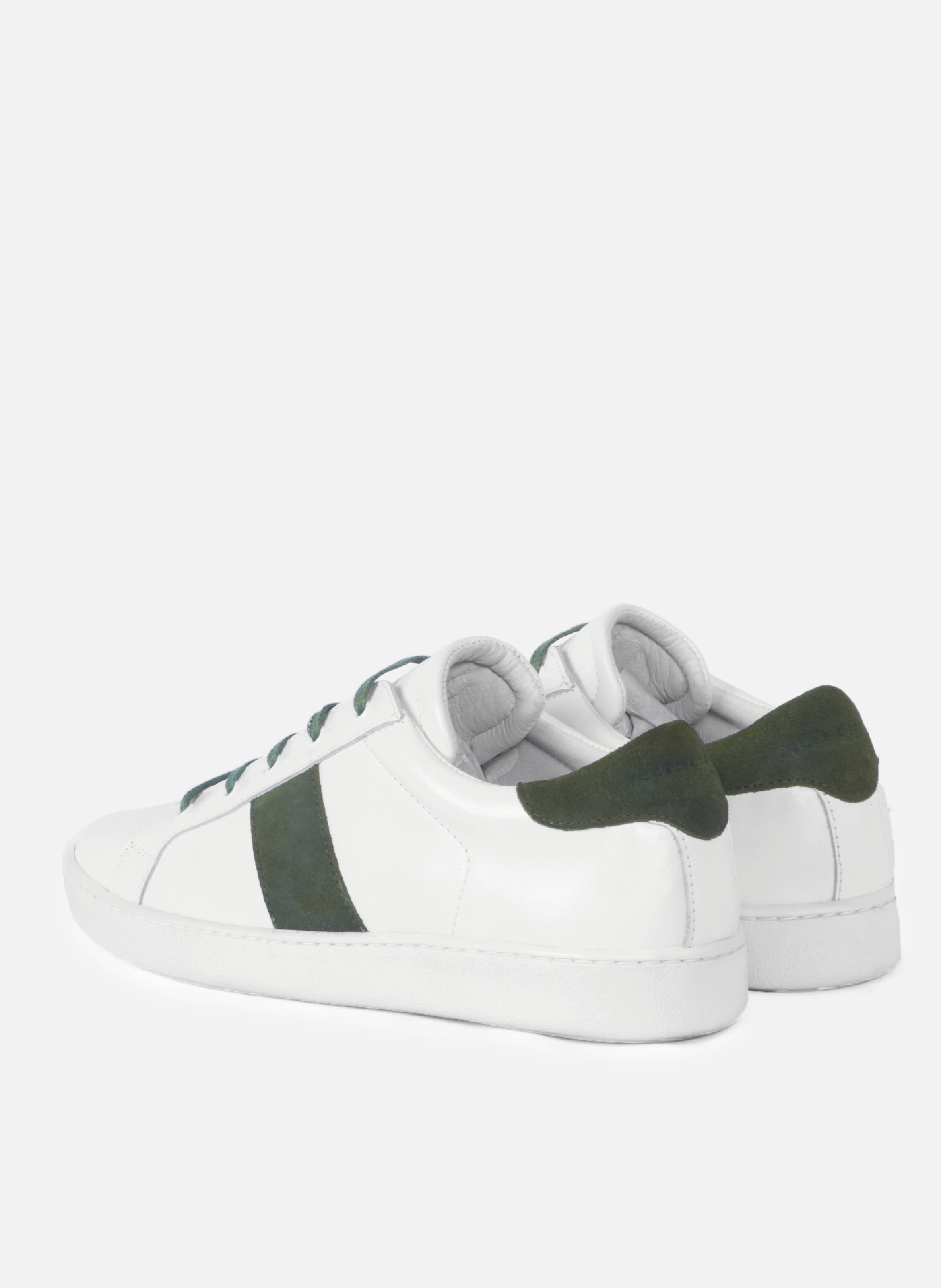 <p>Tennis lace-up Arthur in smooth white and khaki leather</p> JULES & JENN White