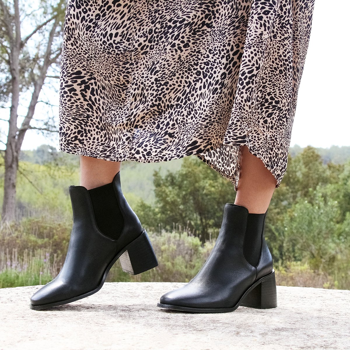 Heeled leather Chelsea boots JULES & JENN Black