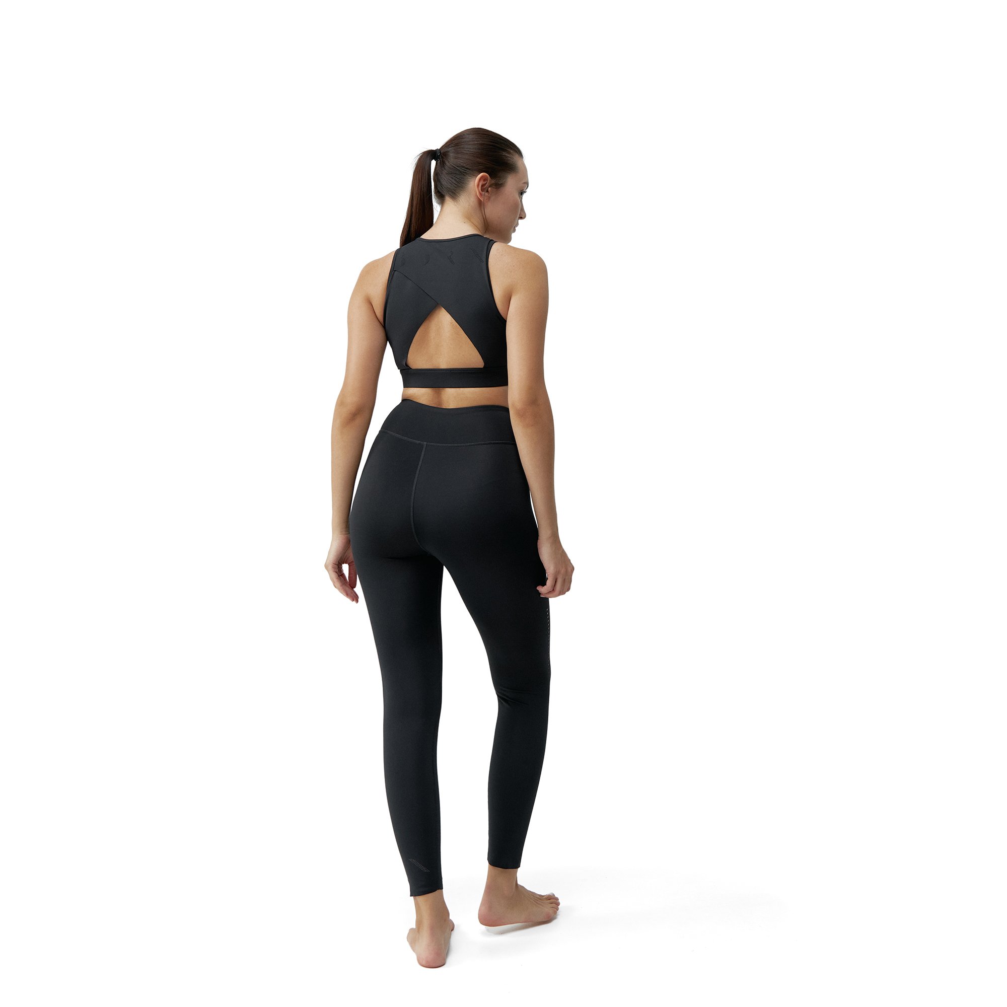 High-support sports bra by NARA BORN LIVING YOGA Black