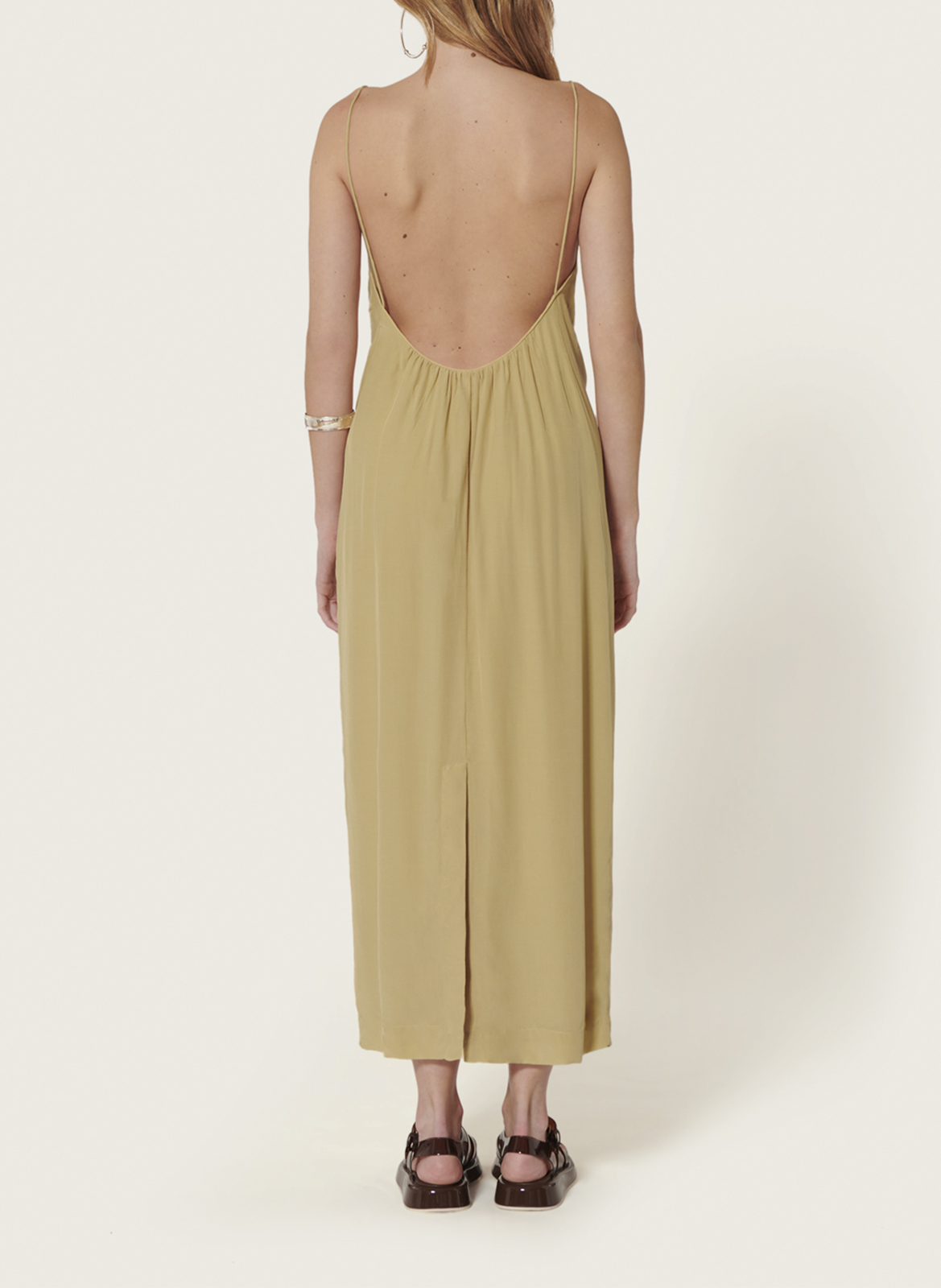 Lange, rechte jurk met V-hals KARMA KOMA Beige