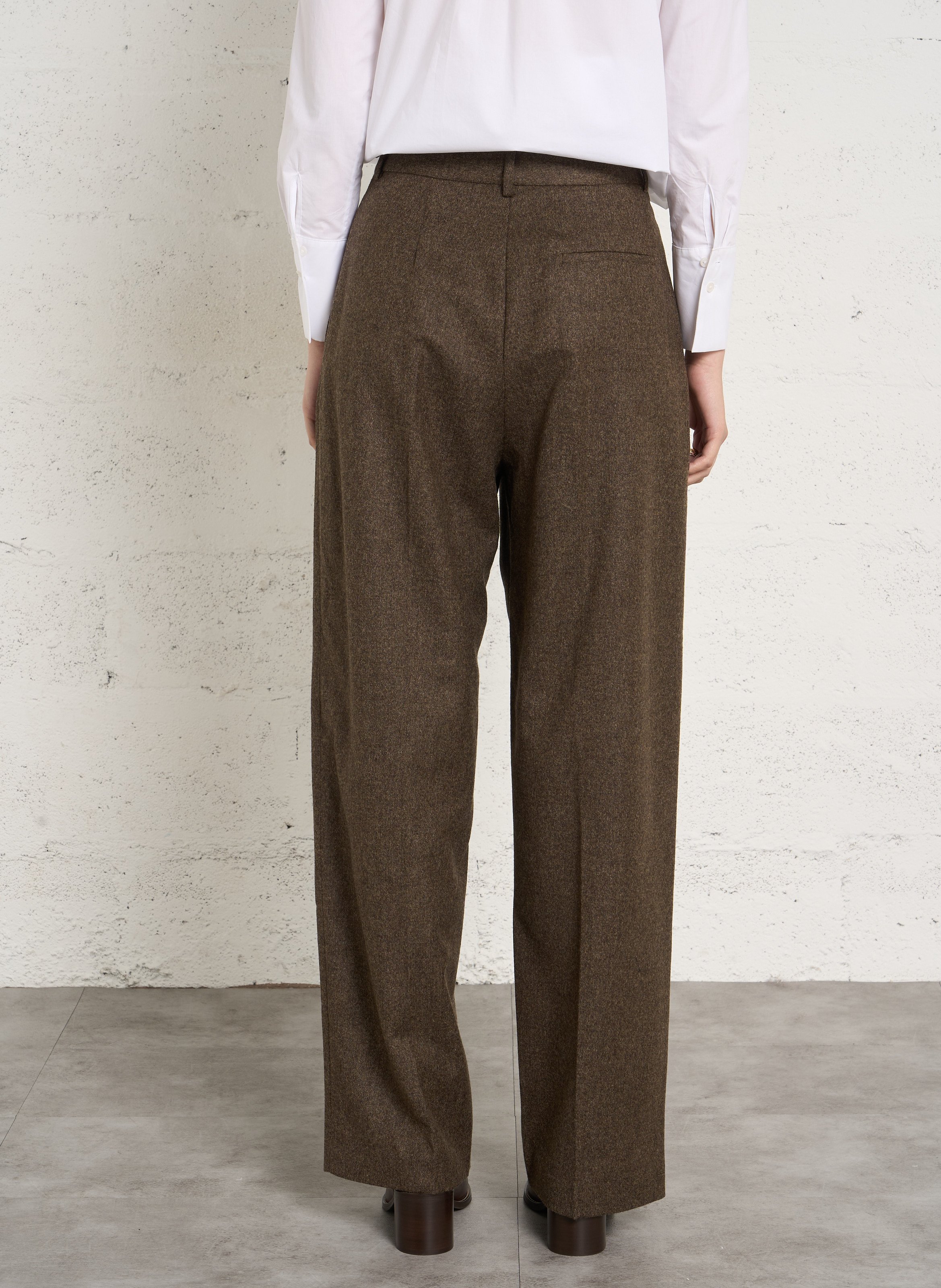 Gerade geschnittene Bundfaltenhose aus Wolle MASSCOB Braun
