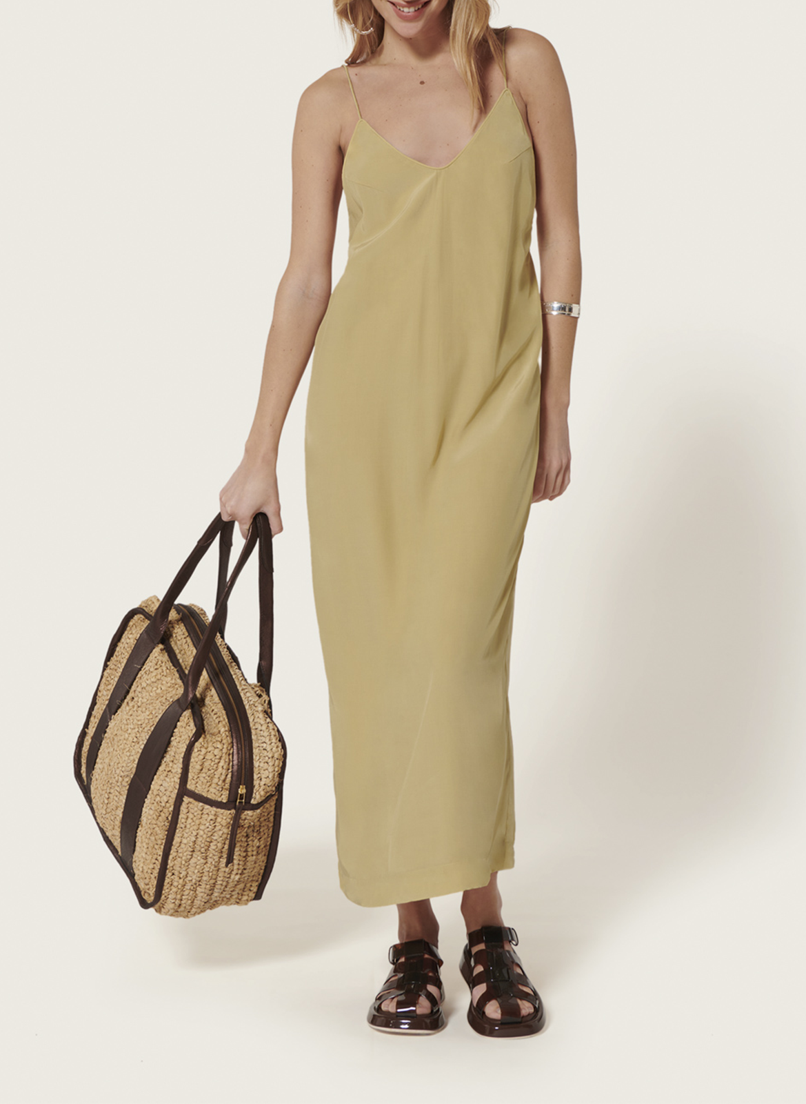 Lange, rechte jurk met V-hals KARMA KOMA Beige