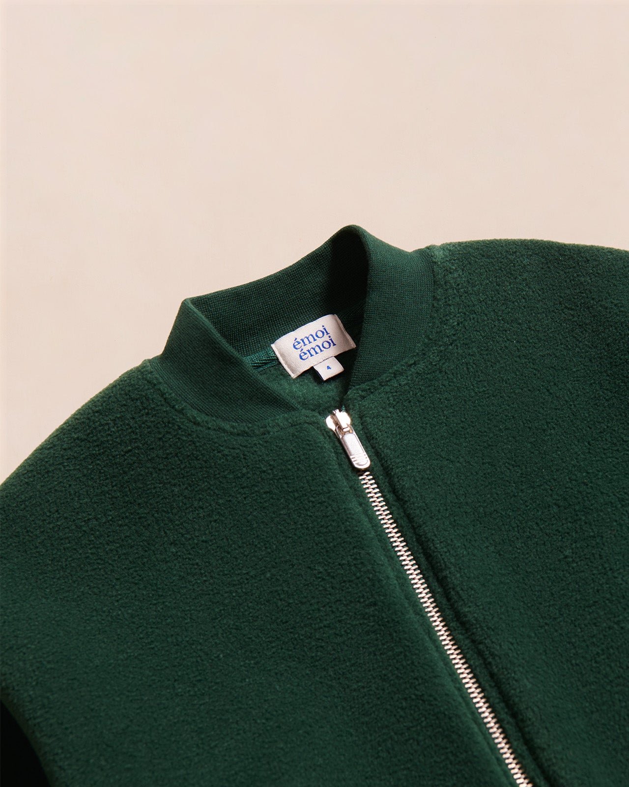 The Benito bomber jacket in recycled fleece. EMOI EMOI Green