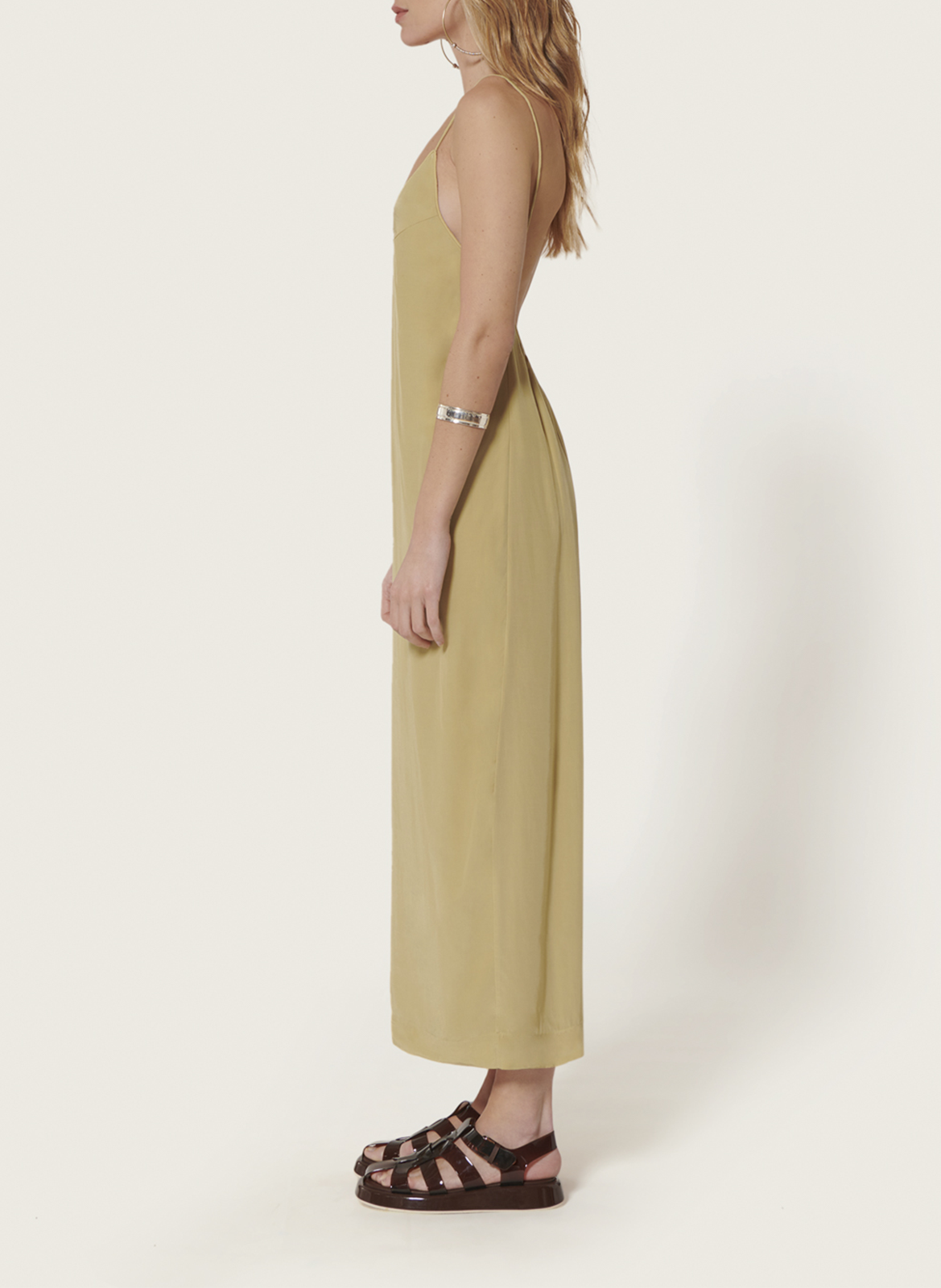 Lange, rechte jurk met V-hals KARMA KOMA Beige