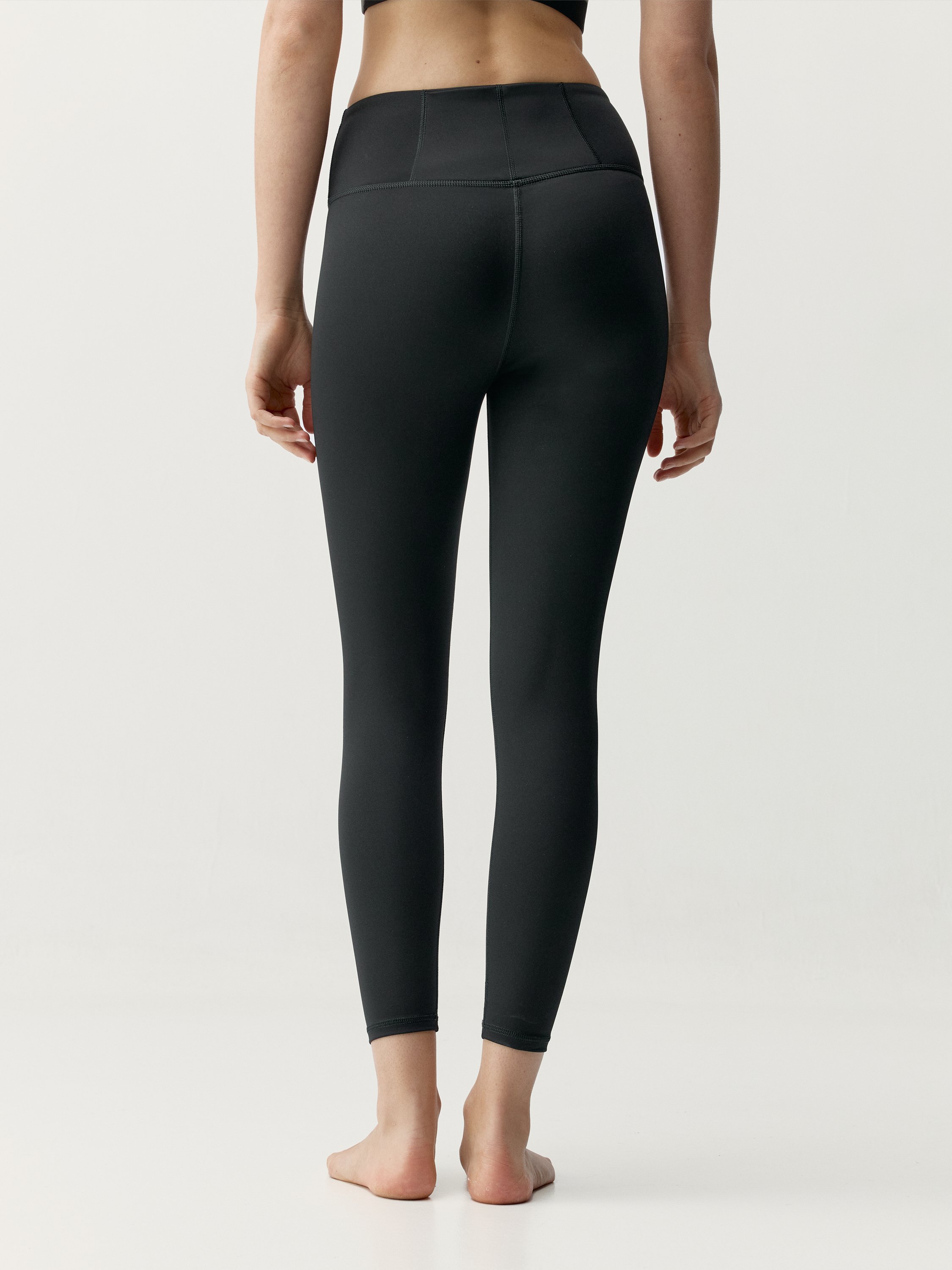 Performance 7/8 sports leggings BORN LIVING YOGA Black