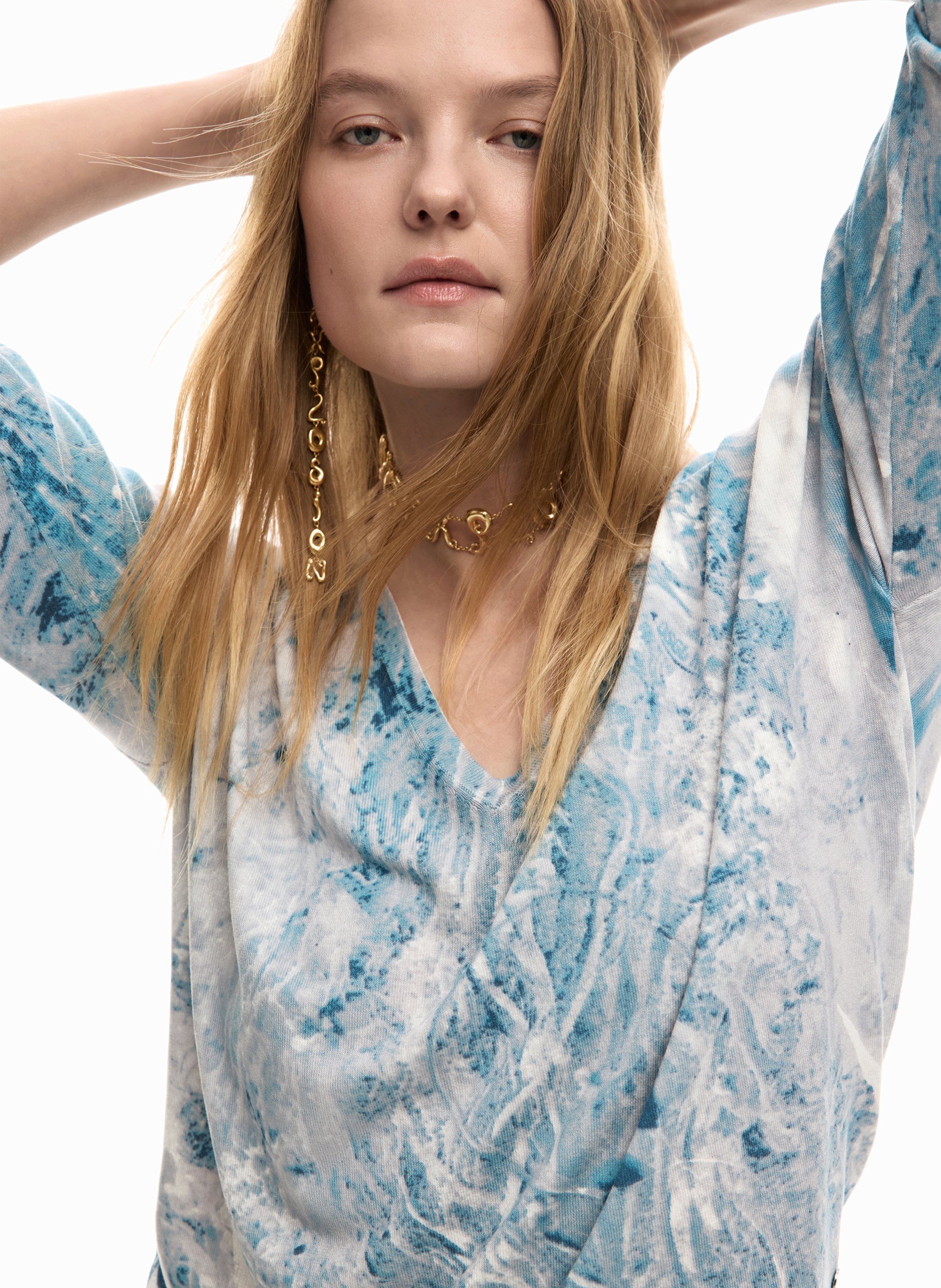 Pull col V imprimé DESIGUAL Bleu