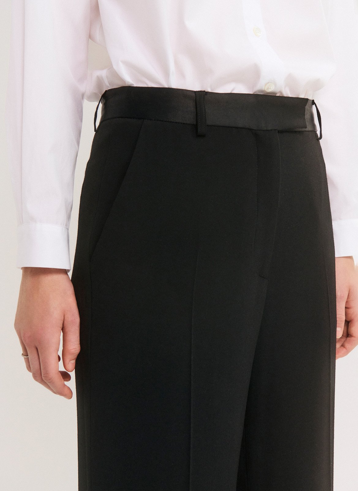 Plain high-waisted straight-cut pants PABLO Black