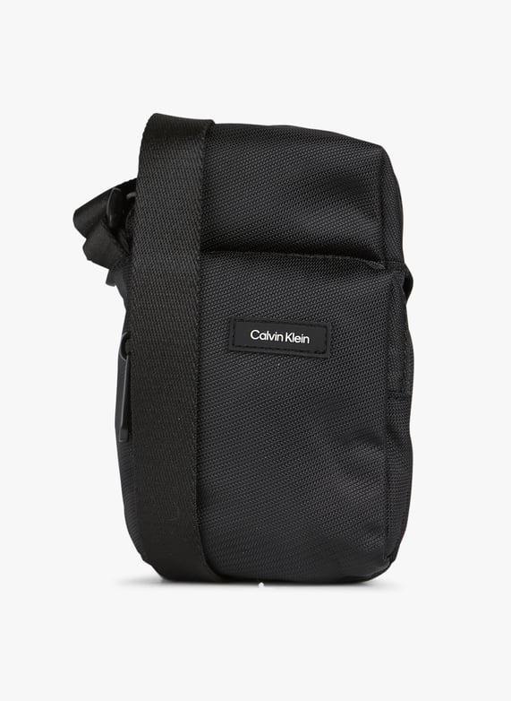 Umhangetasche Mit Monogramm Ck Black Calvin Klein Herren K50K509654 C BAX CK BLACK Place des Tendances Deutschland