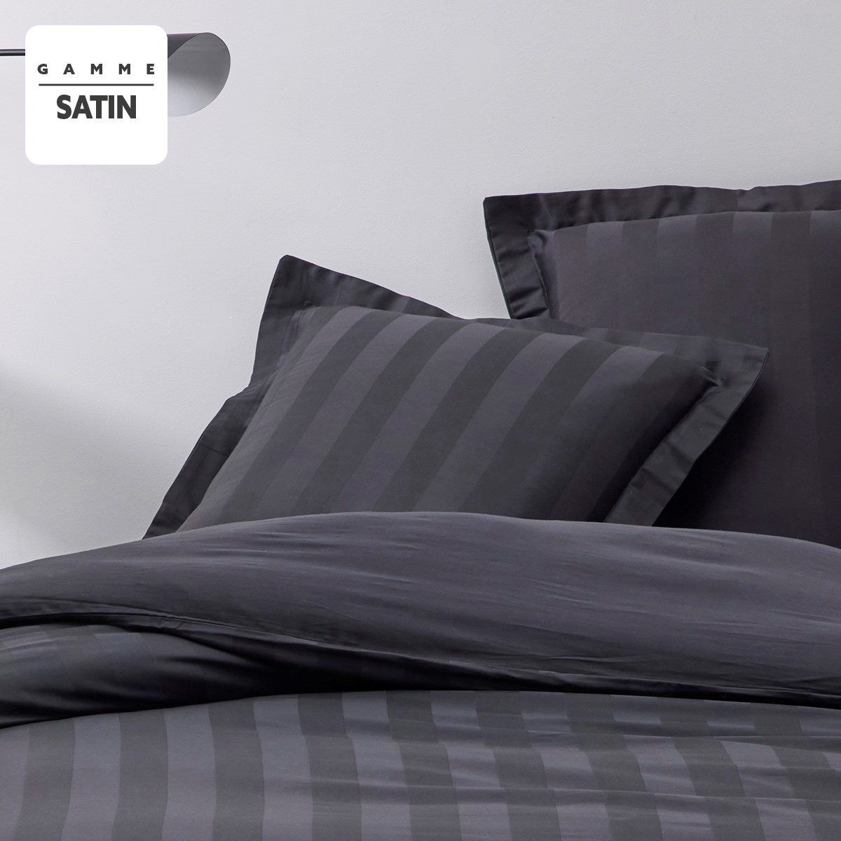 Cotton pillowcase with flounce Black