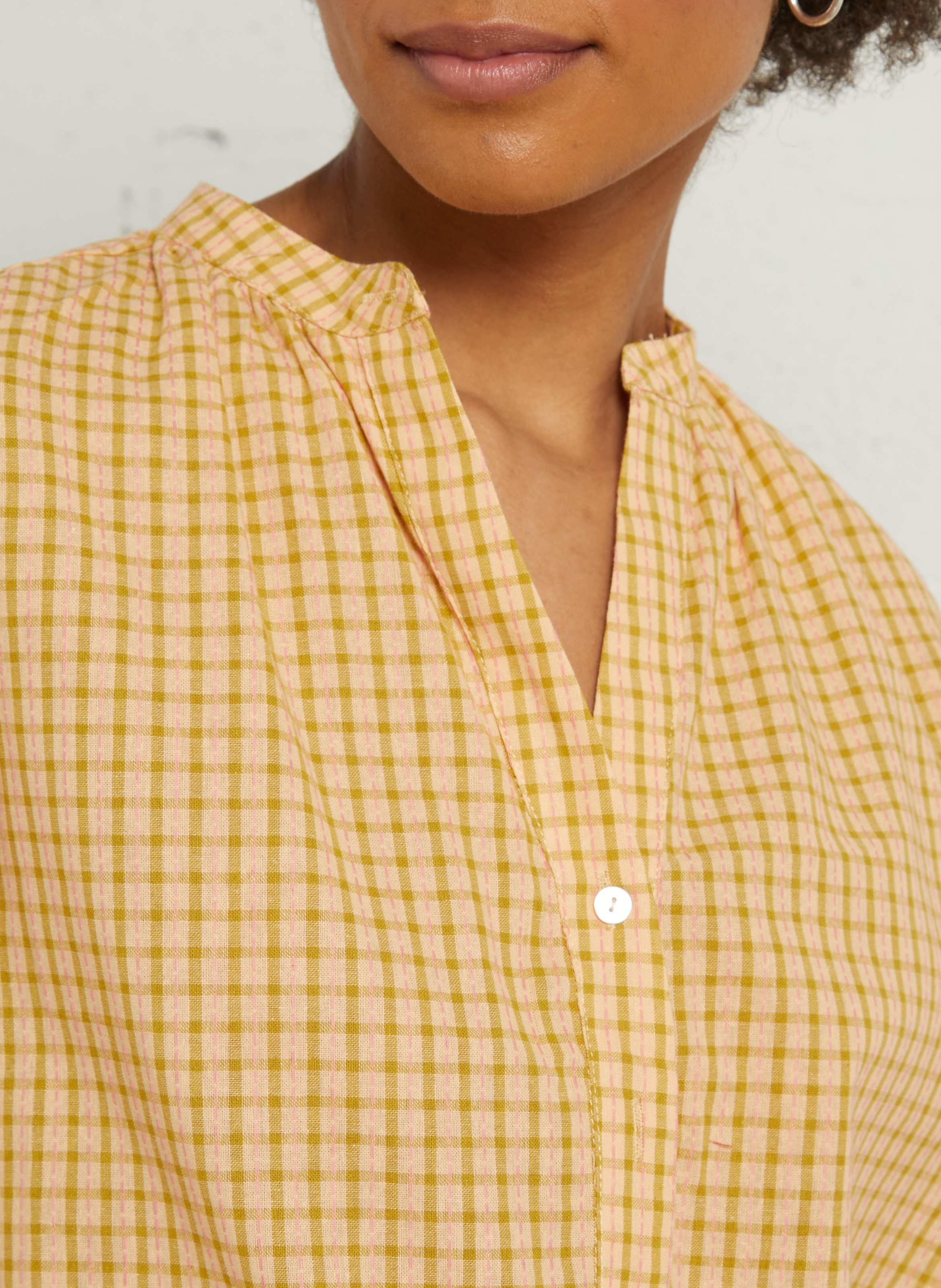 Straight-cut printed cotton shirt with round neck THE KORNER Multicolored