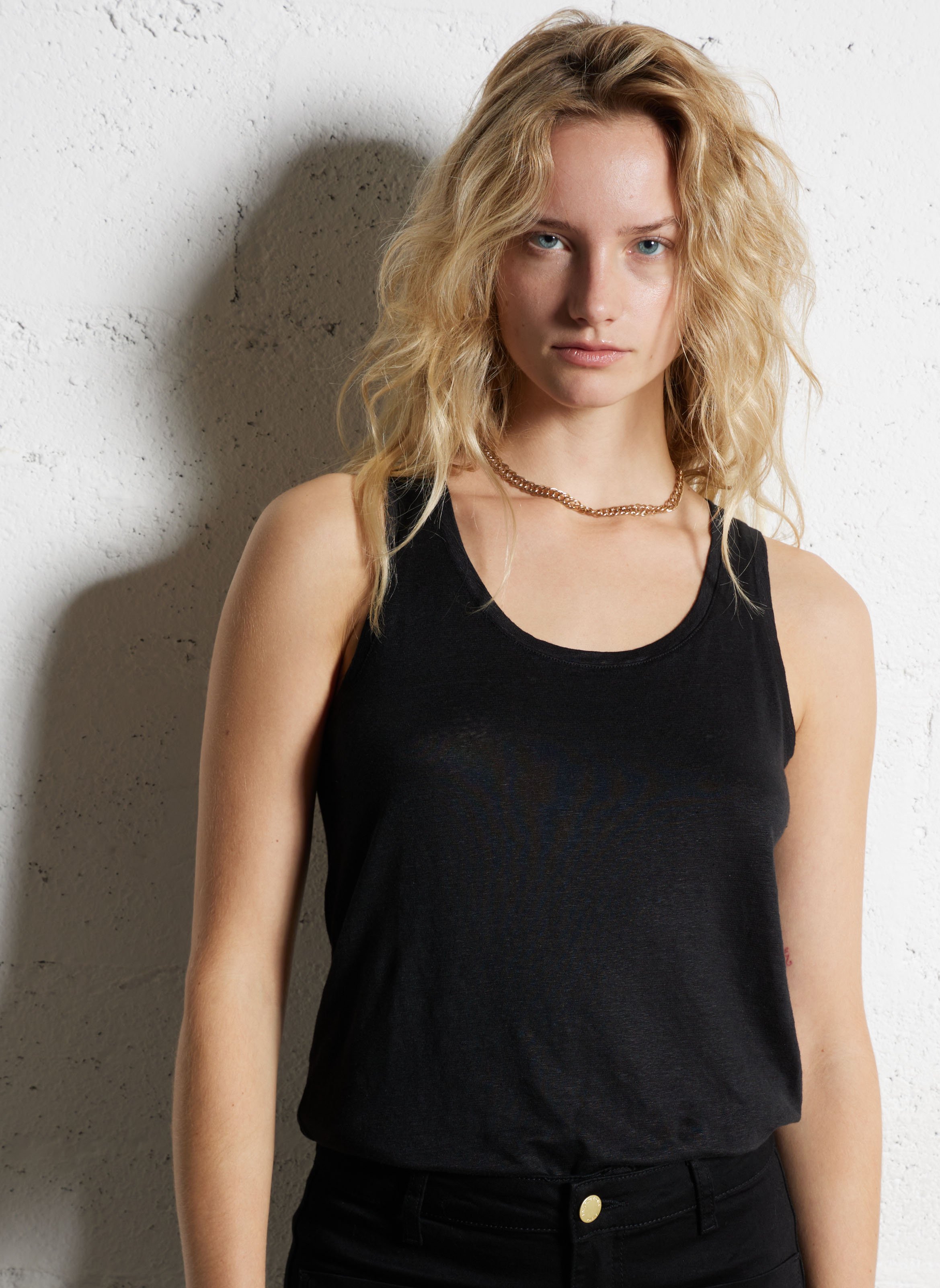 Débardeur col rond en lin mélangé  MAJESTIC FILATURES Noir