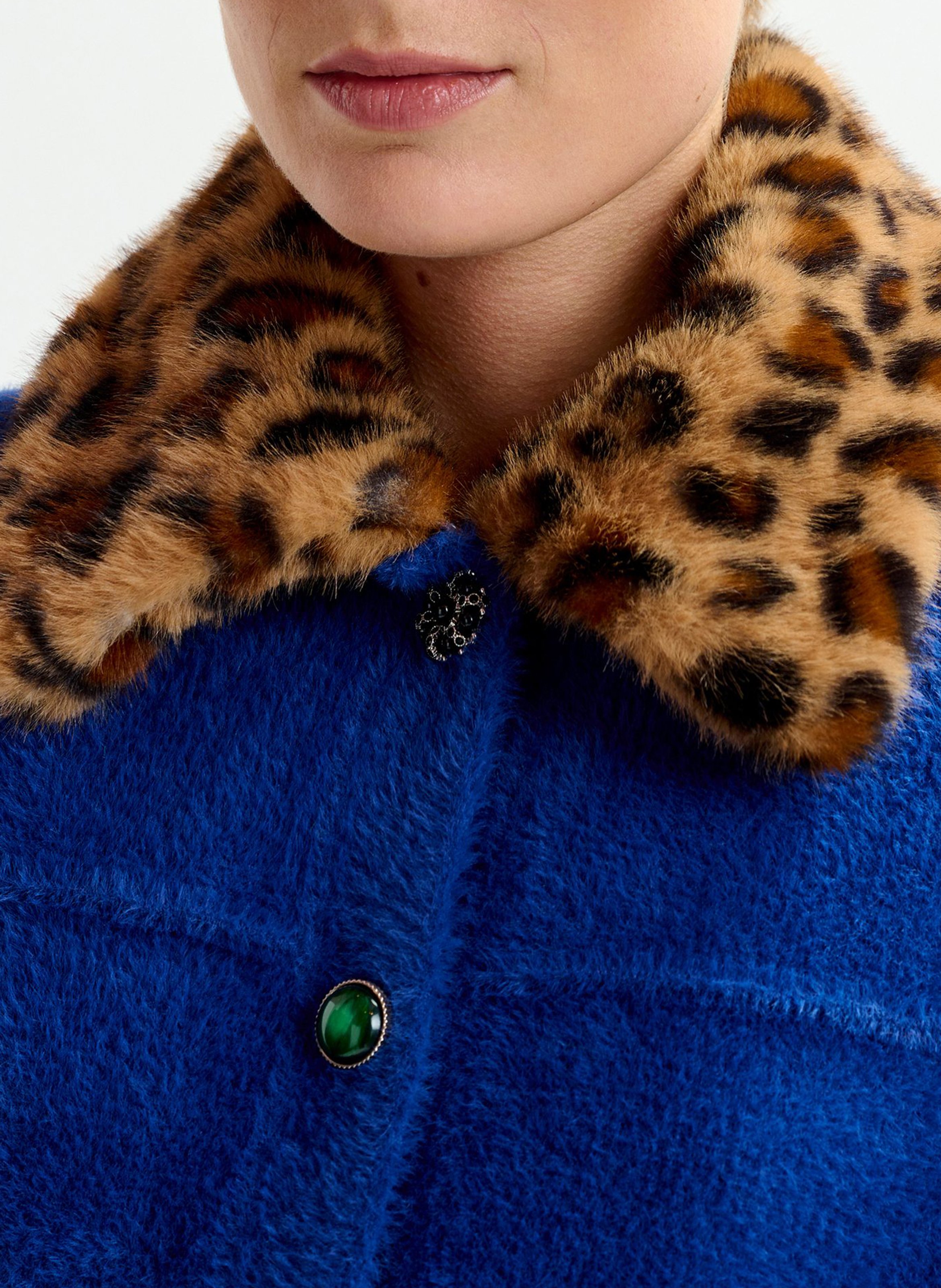 Cardigan ample à col fourrure amovible ESSENTIEL ANTWERP Bleu