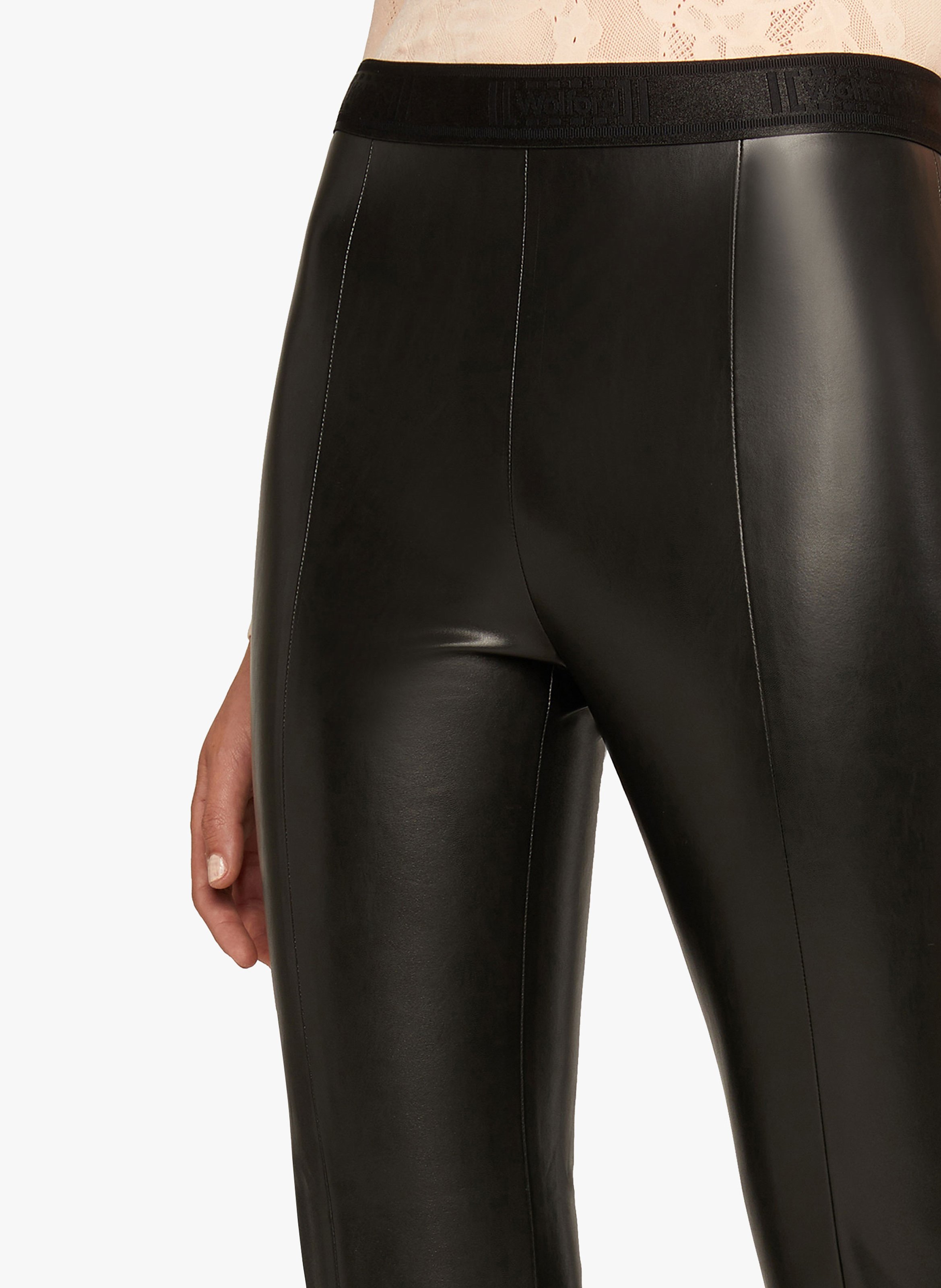 Pantalon évasé enduit WOLFORD Noir
