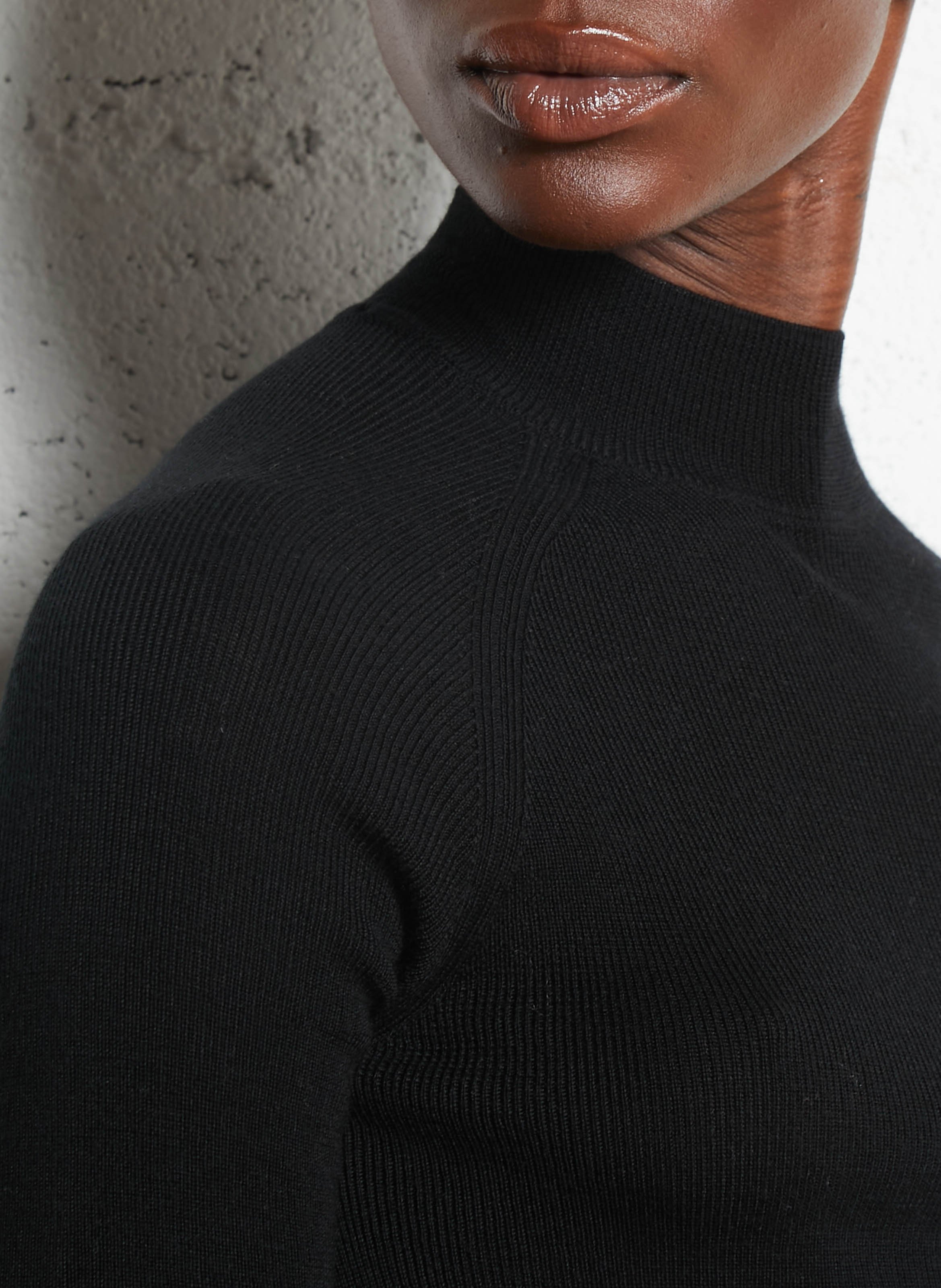 Pull droit col montant en laine mérinos et soie MAJESTIC FILATURES Noir