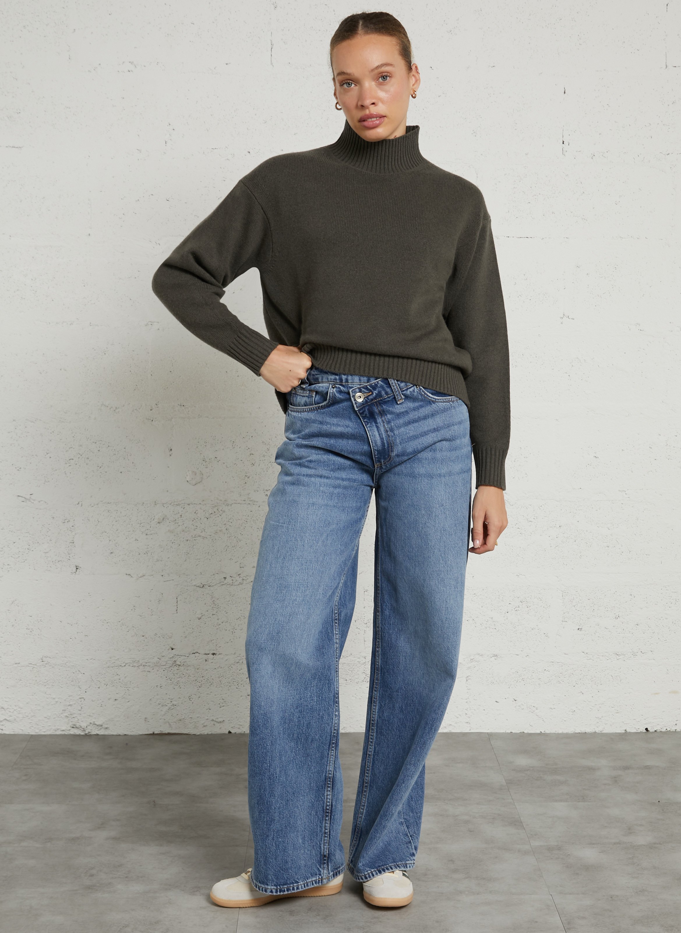 Rollkragenpullover aus Wollmischung HARTFORD Khaki