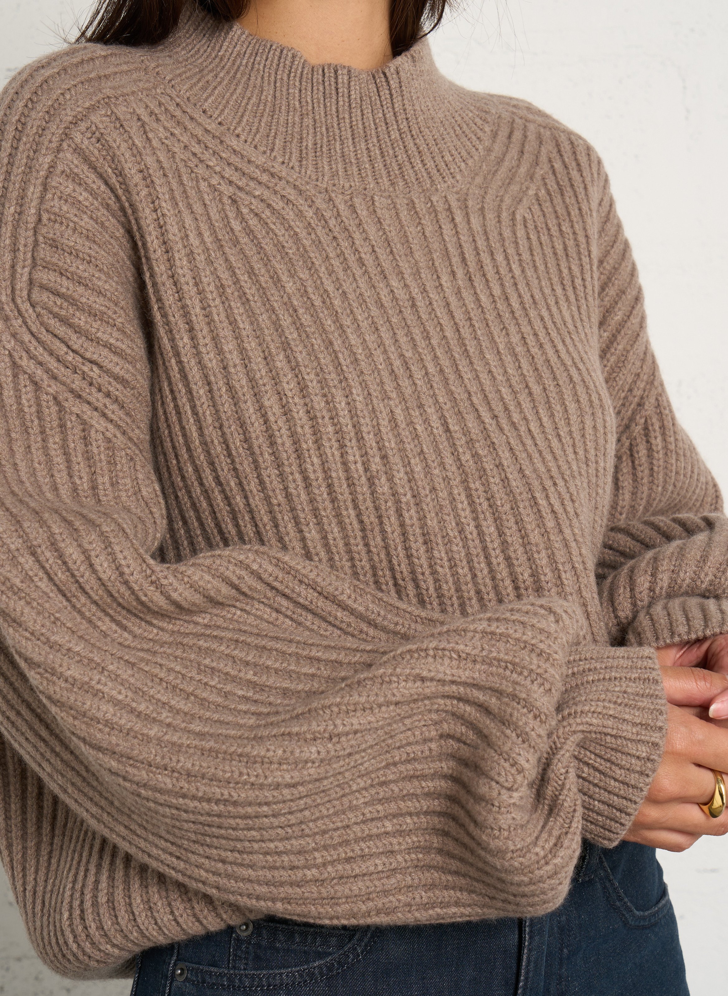 Pull oversize col montant en laine mérinos SOEUR Beige