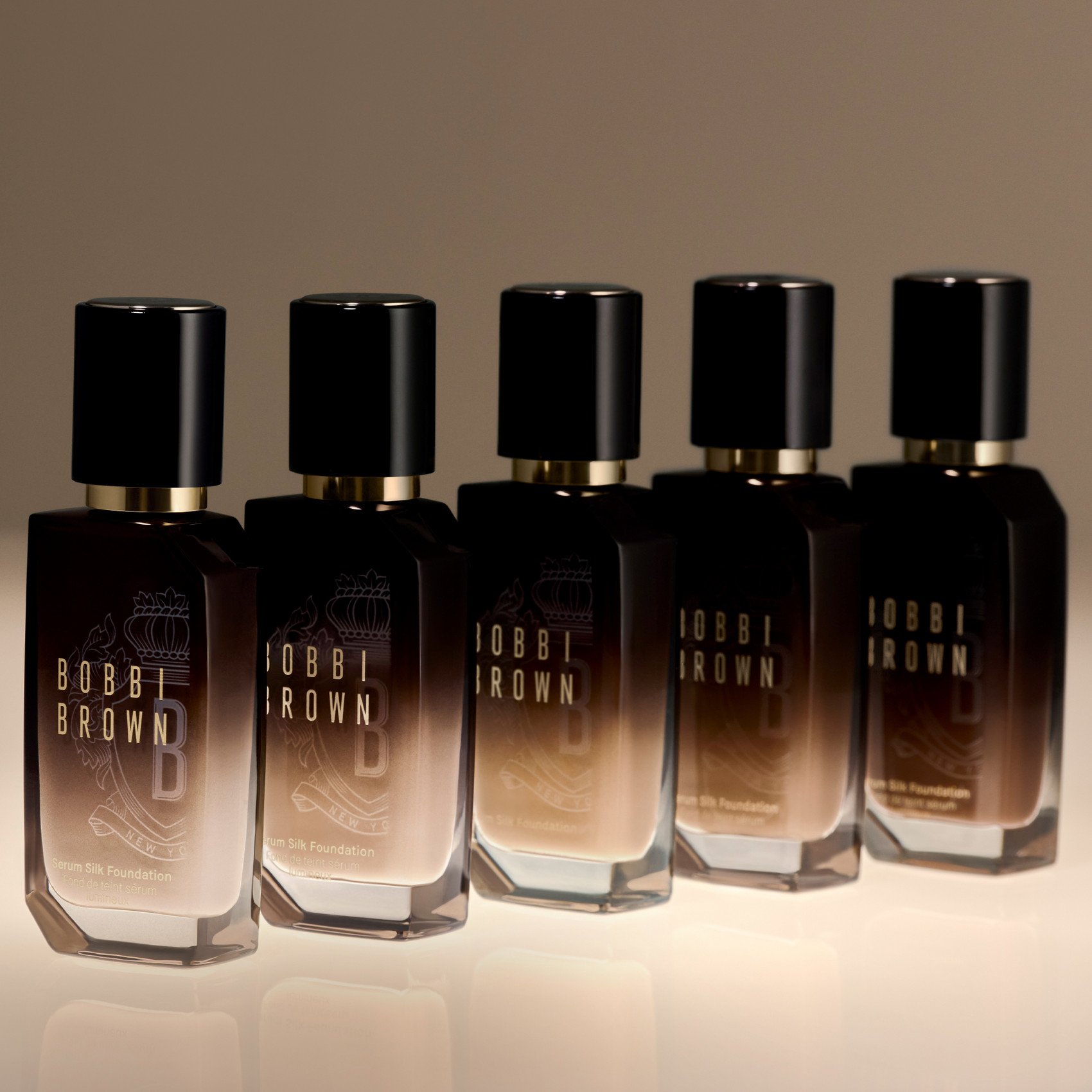 Serum Silk Foundation - Fond de teint révélateur d'éclat | Natural tan BOBBI BROWN Beauté