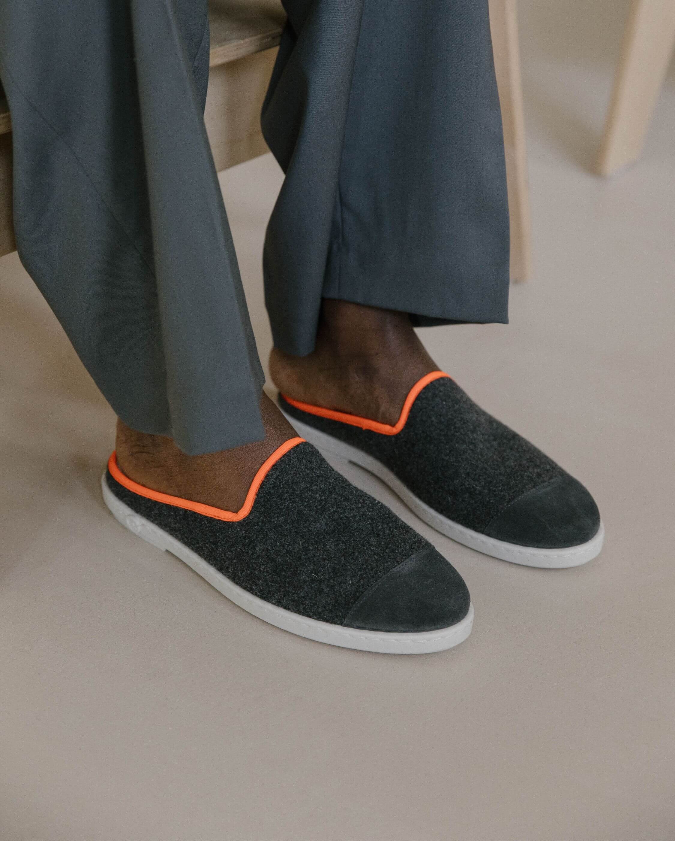 Men's wool mule, gray with neon orange ANGARDE Grey