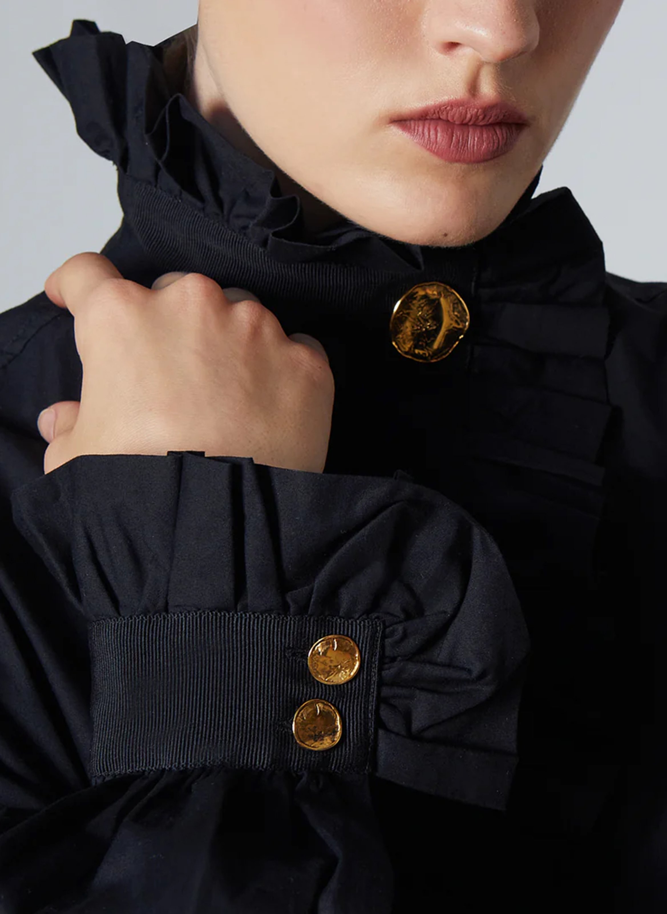 Organic cotton shirt with ruffled collar THE LABEL EDITION Black