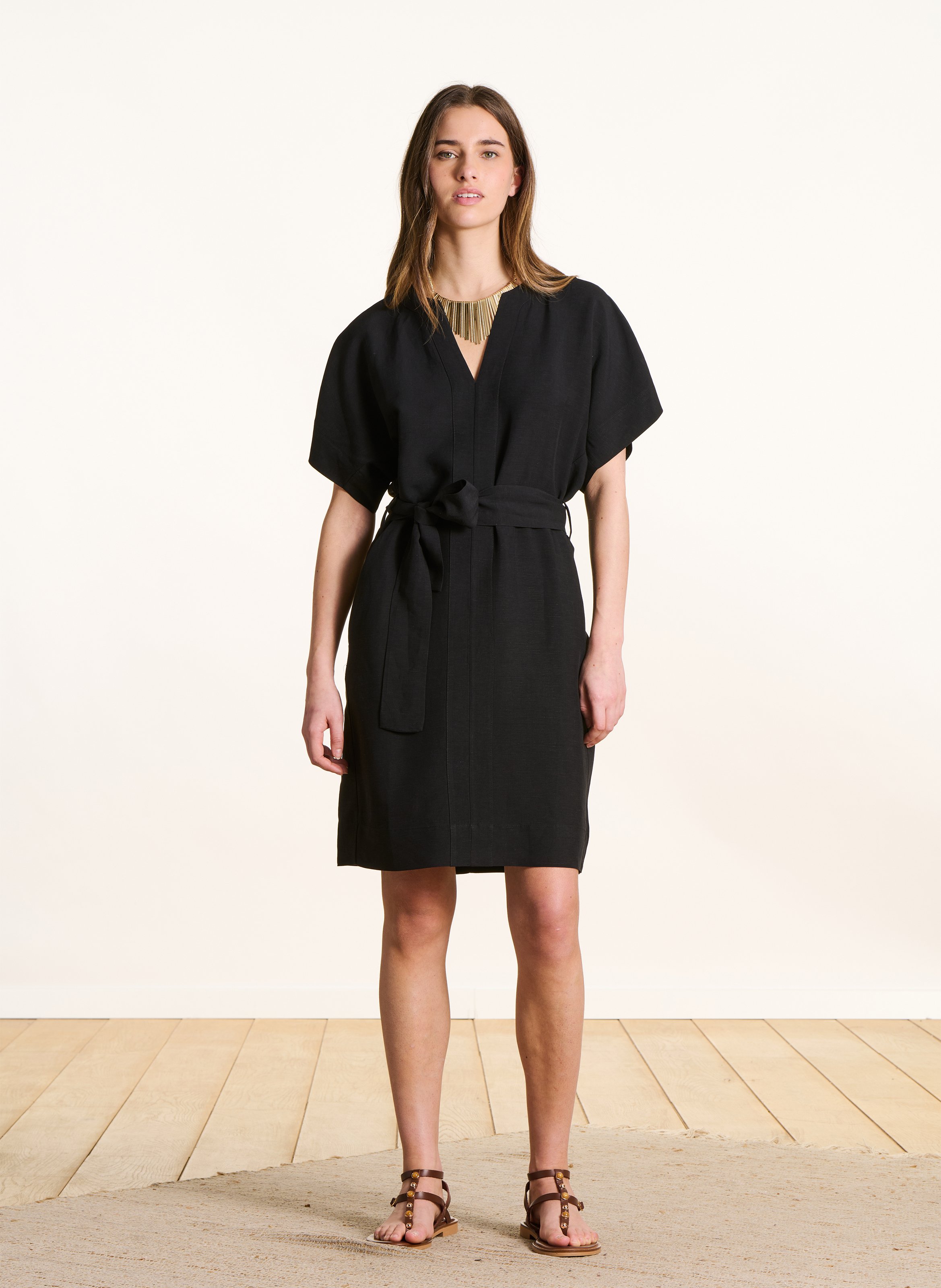 Robe courte ample col tunisien unie LA FEE MARABOUTEE Noir