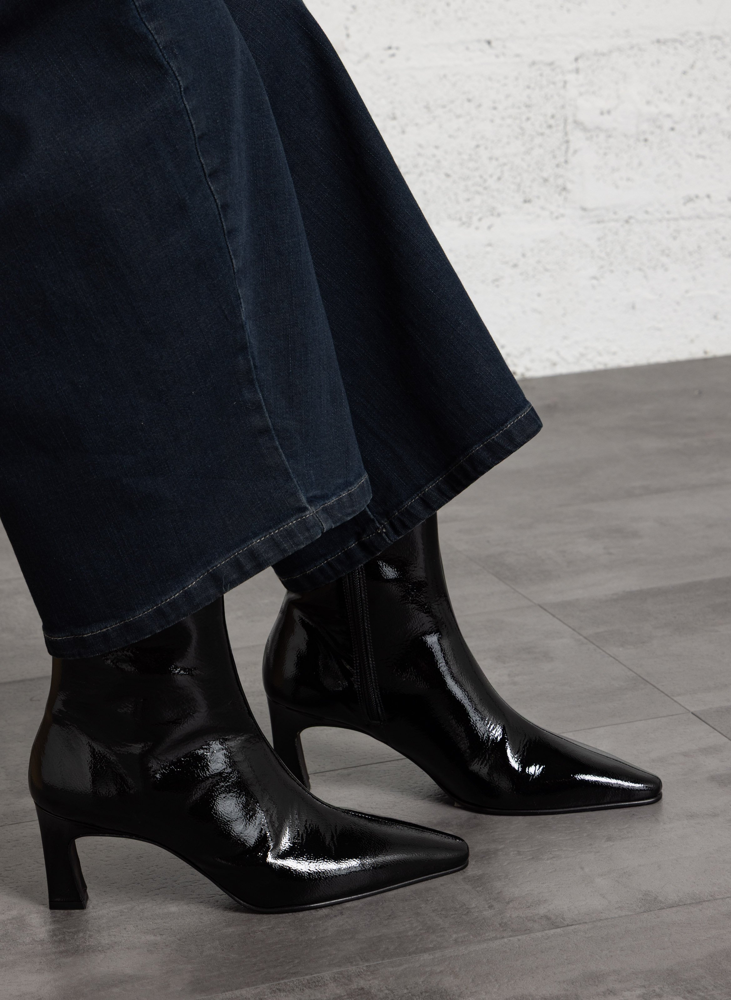 Bottines zippées en cuir BOBBIES Noir