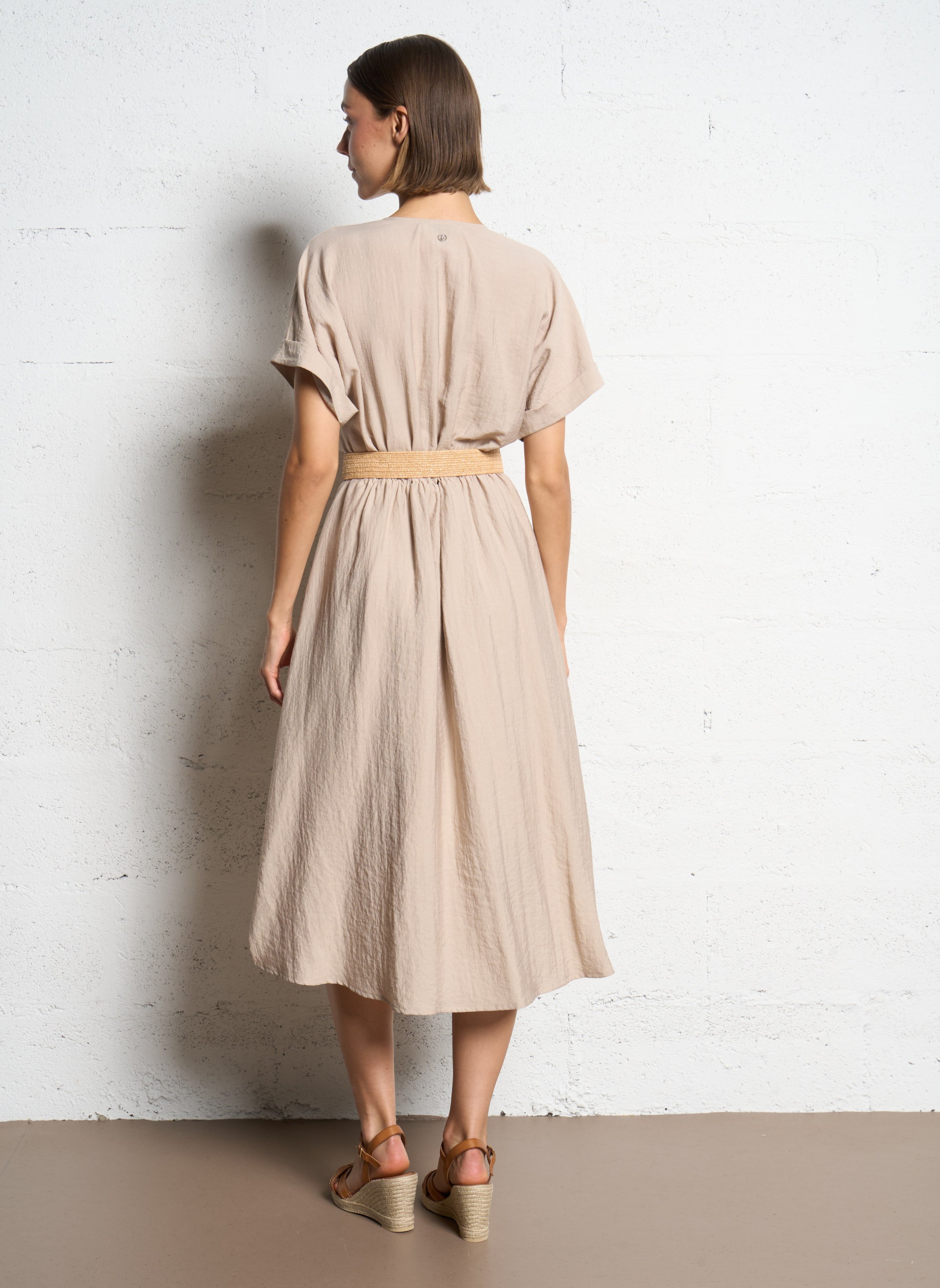 Kurzkleid mit V-Ausschnitt PLEASE Beige