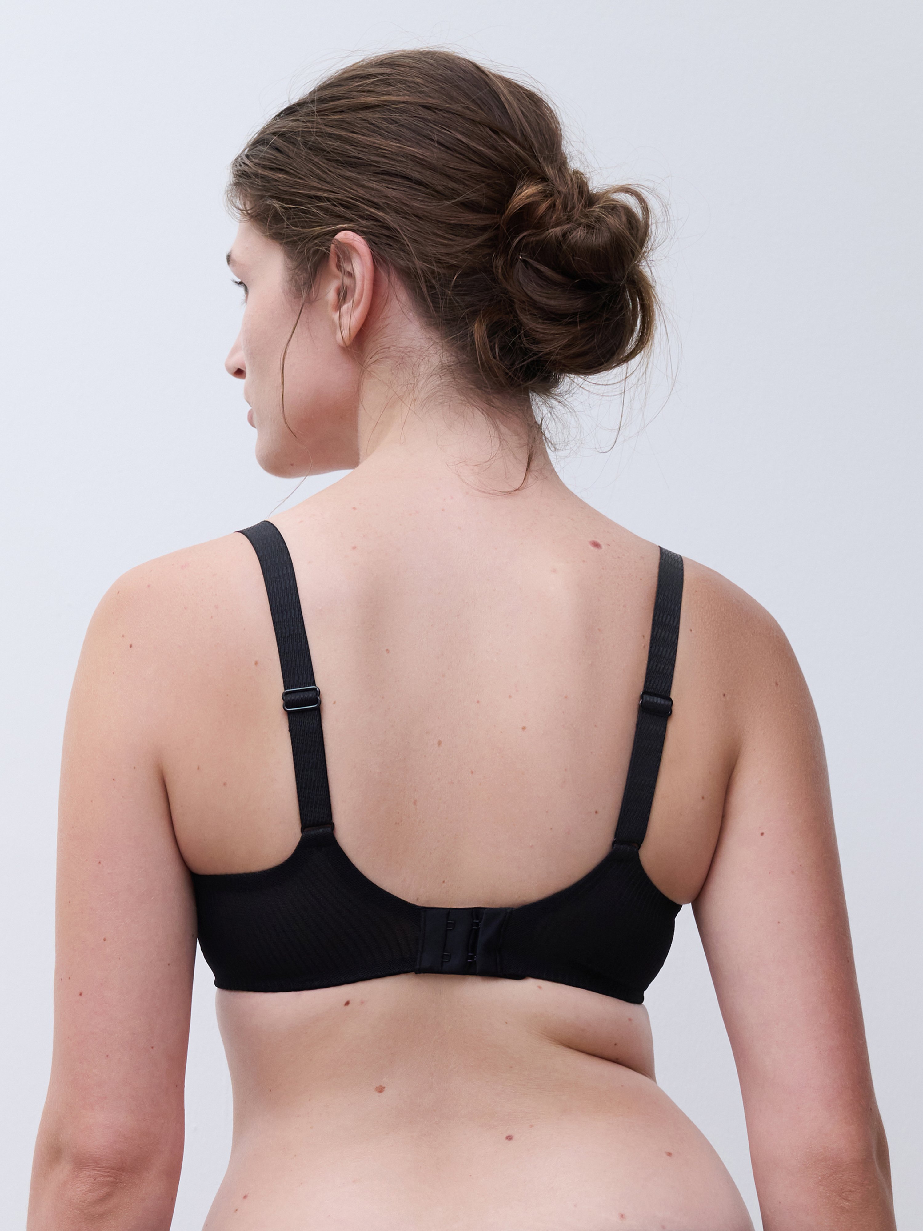 Very supportive embroidered bra CHANTELLE Black