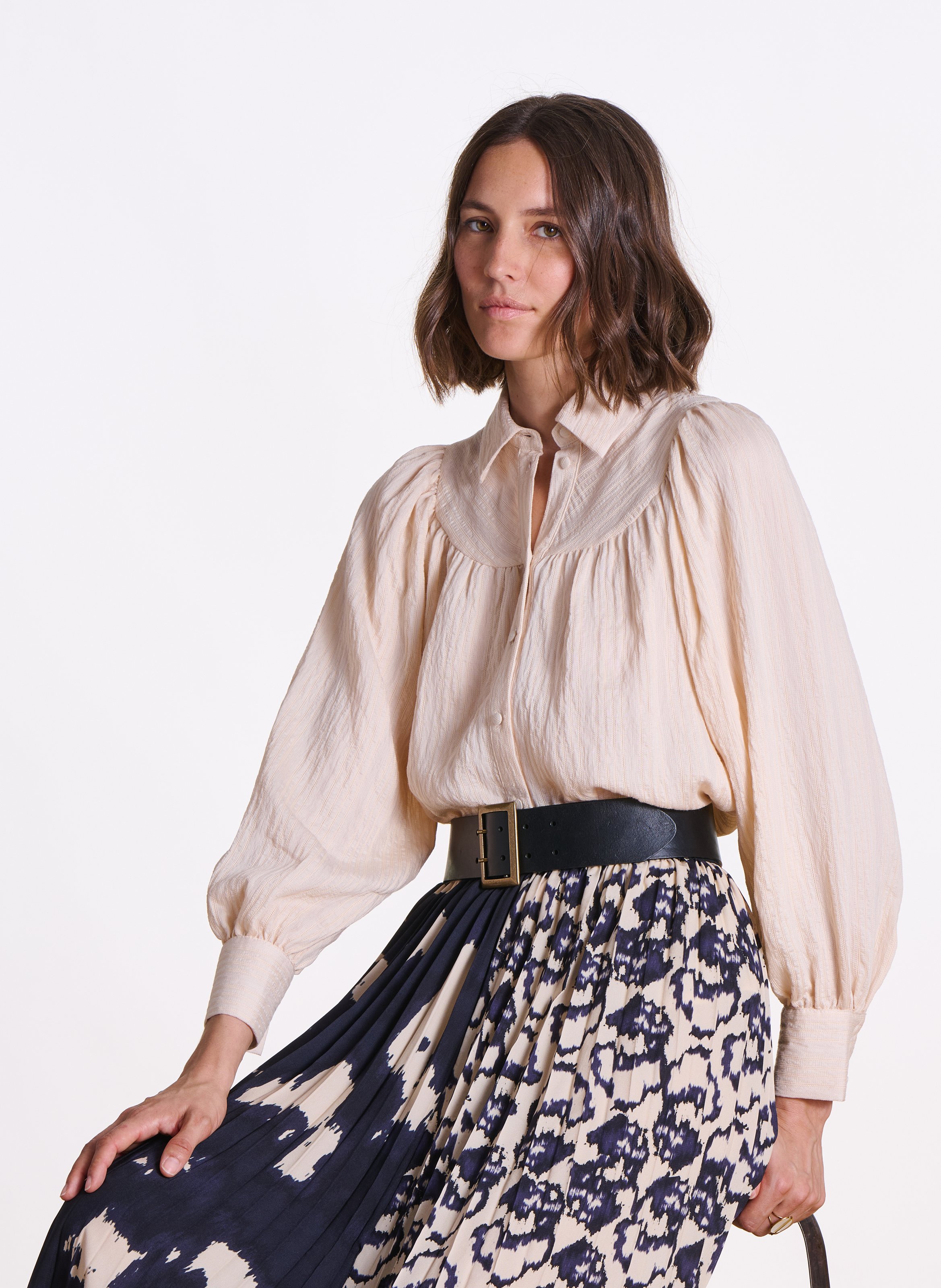 Ruimvallende blouse met klassieke kraag LA FEE MARABOUTEE Beige