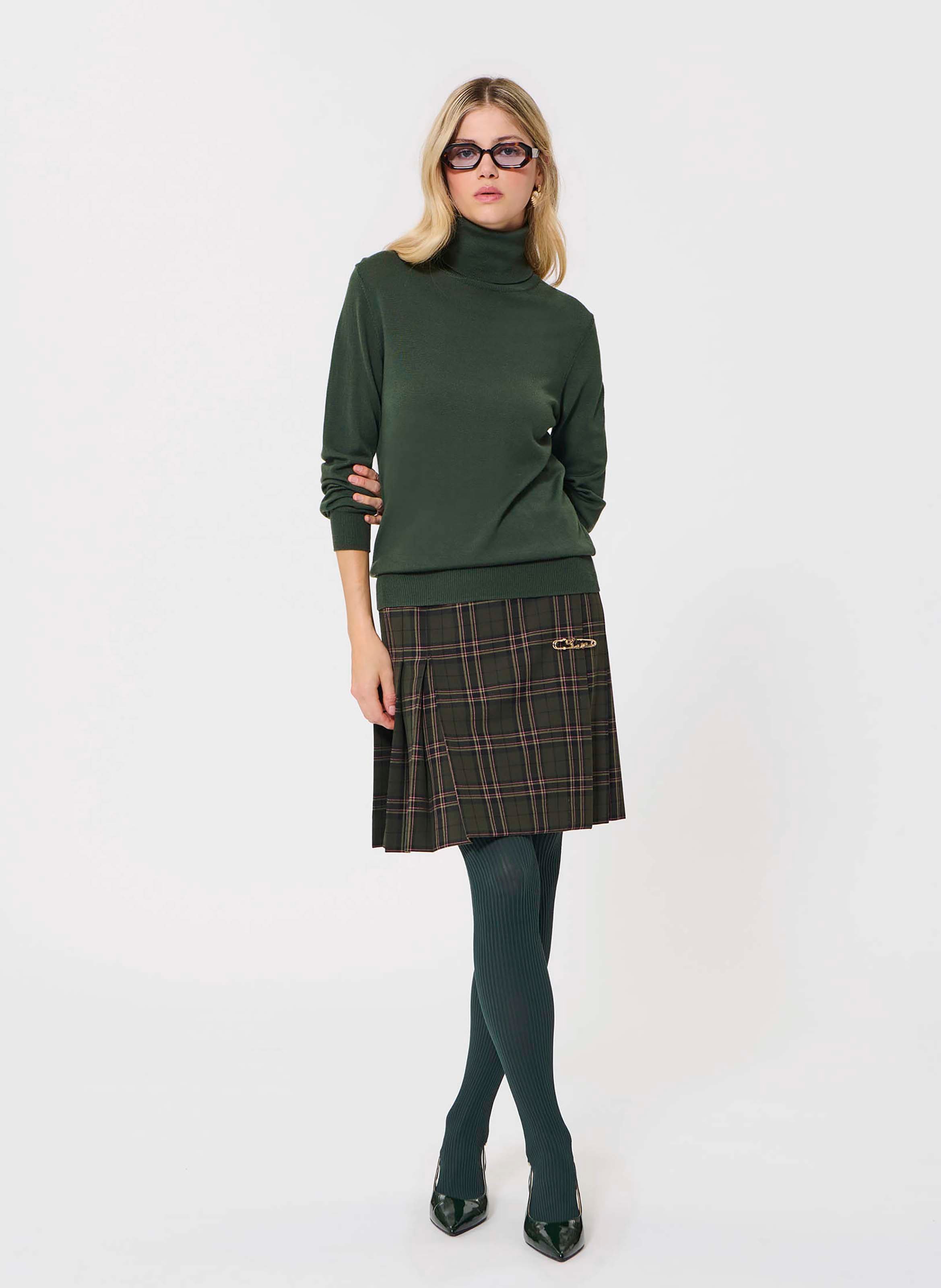 Pull moulant col roulé en laine TARA JARMON Vert