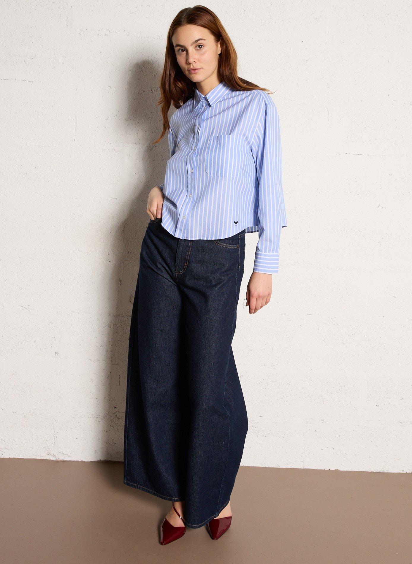 - Buckle closure. - Width: 3 cm.  MAISON 123