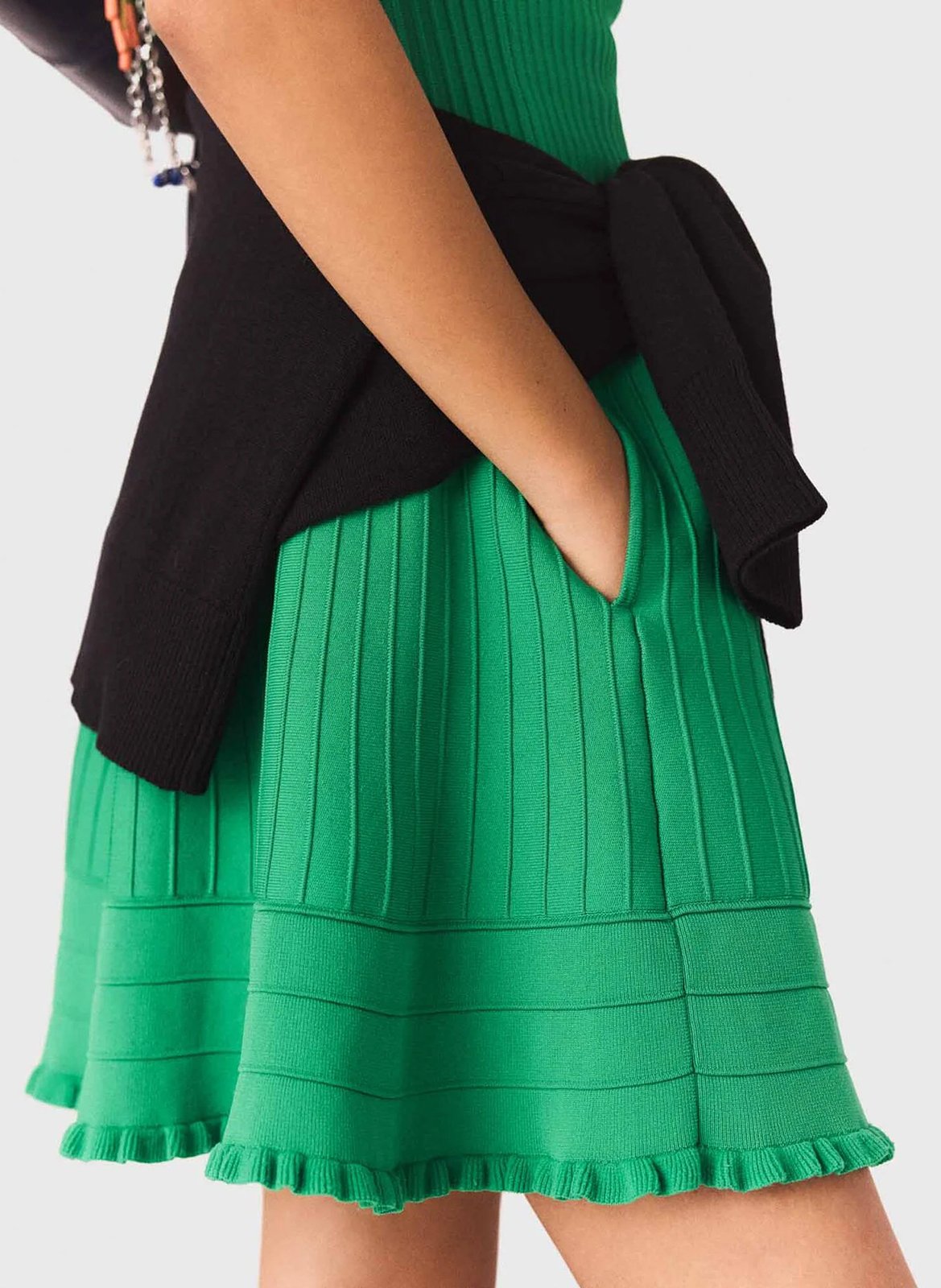 Korte aansluitende jurk met bandjes MAJE Groen