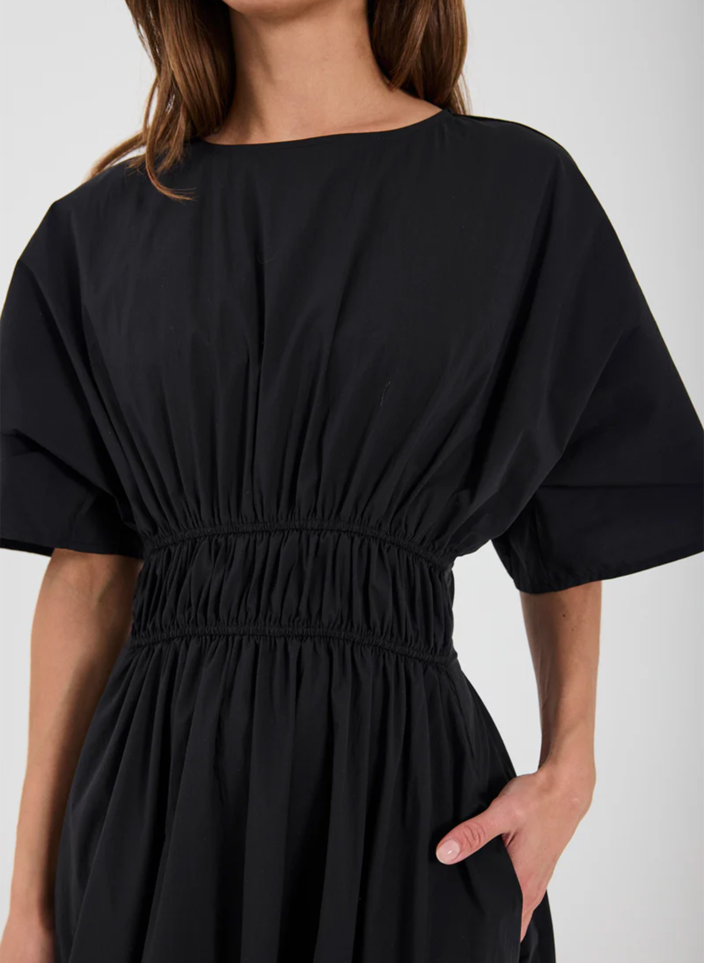 Langes Kleid aus Baumwoll-Mix mit Rundhalsausschnitt NORR Schwarz