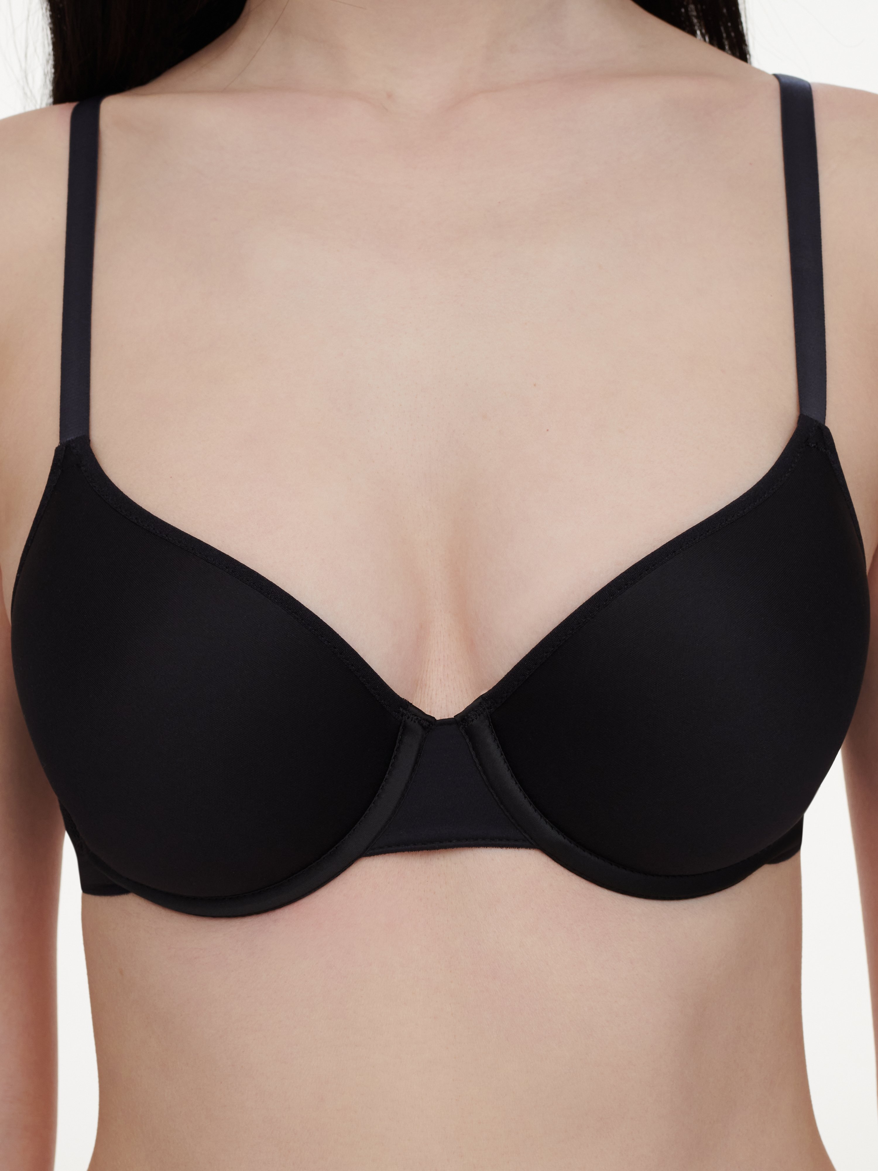 Full-cup memory foam bra CHANTELLE Black