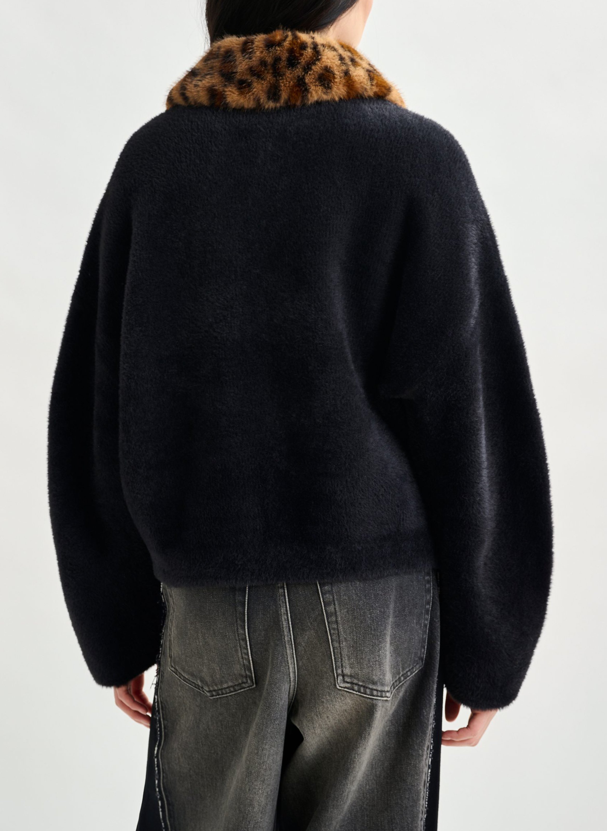 Cardigan ample à col fourrure amovible ESSENTIEL ANTWERP Noir