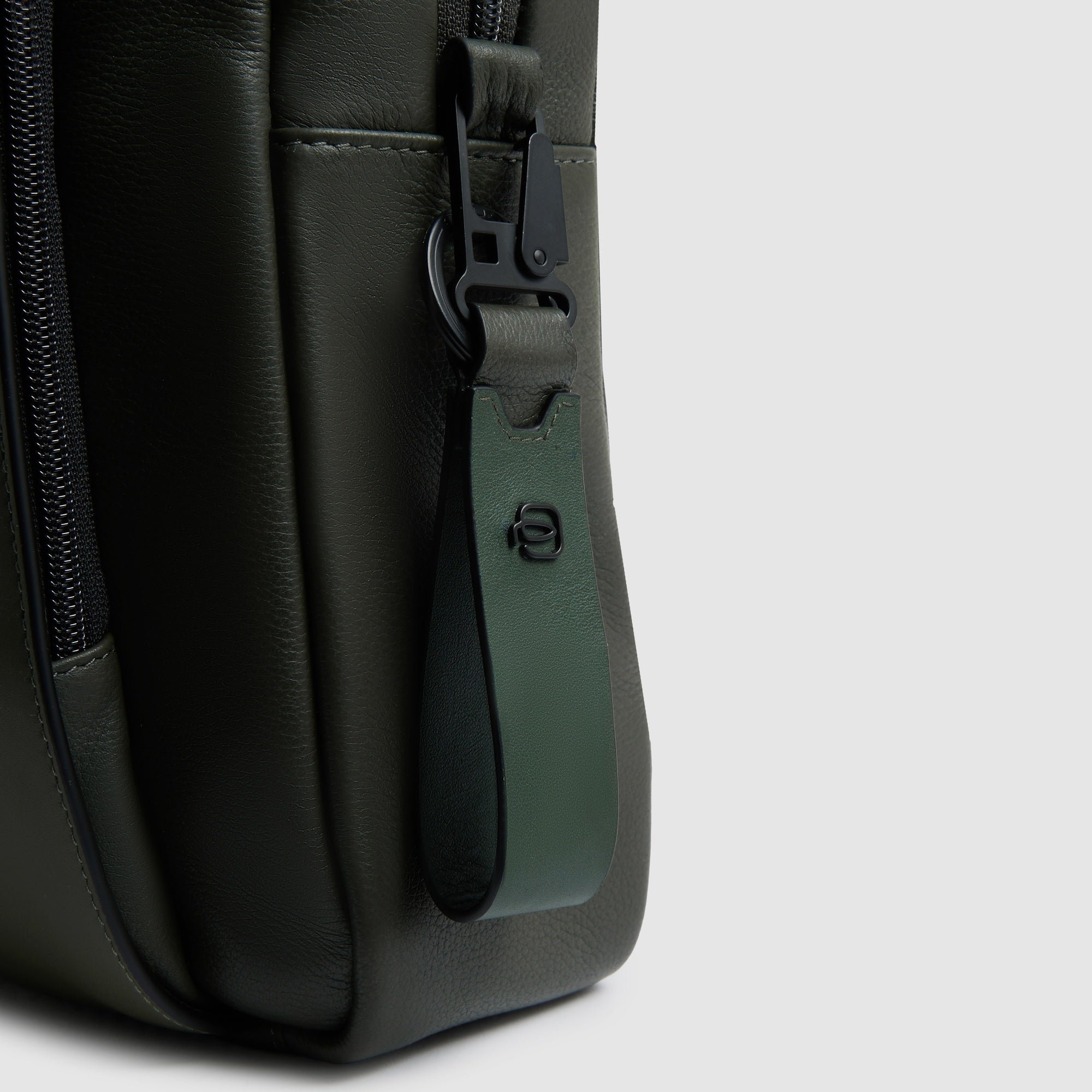 Asia leather keyring PIQUADRO Green