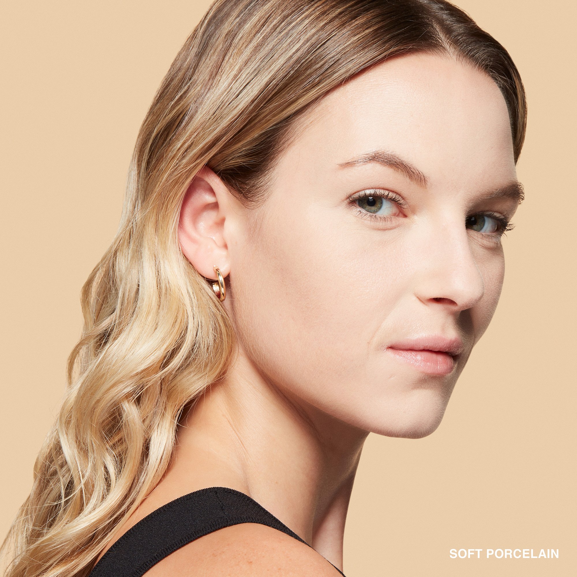 Sheer Finish Pressed Powder BOBBI BROWN Soft porcelain