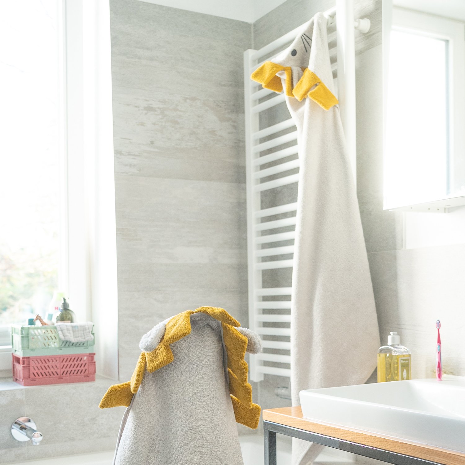 Lion hooded towel KINDSGUT White