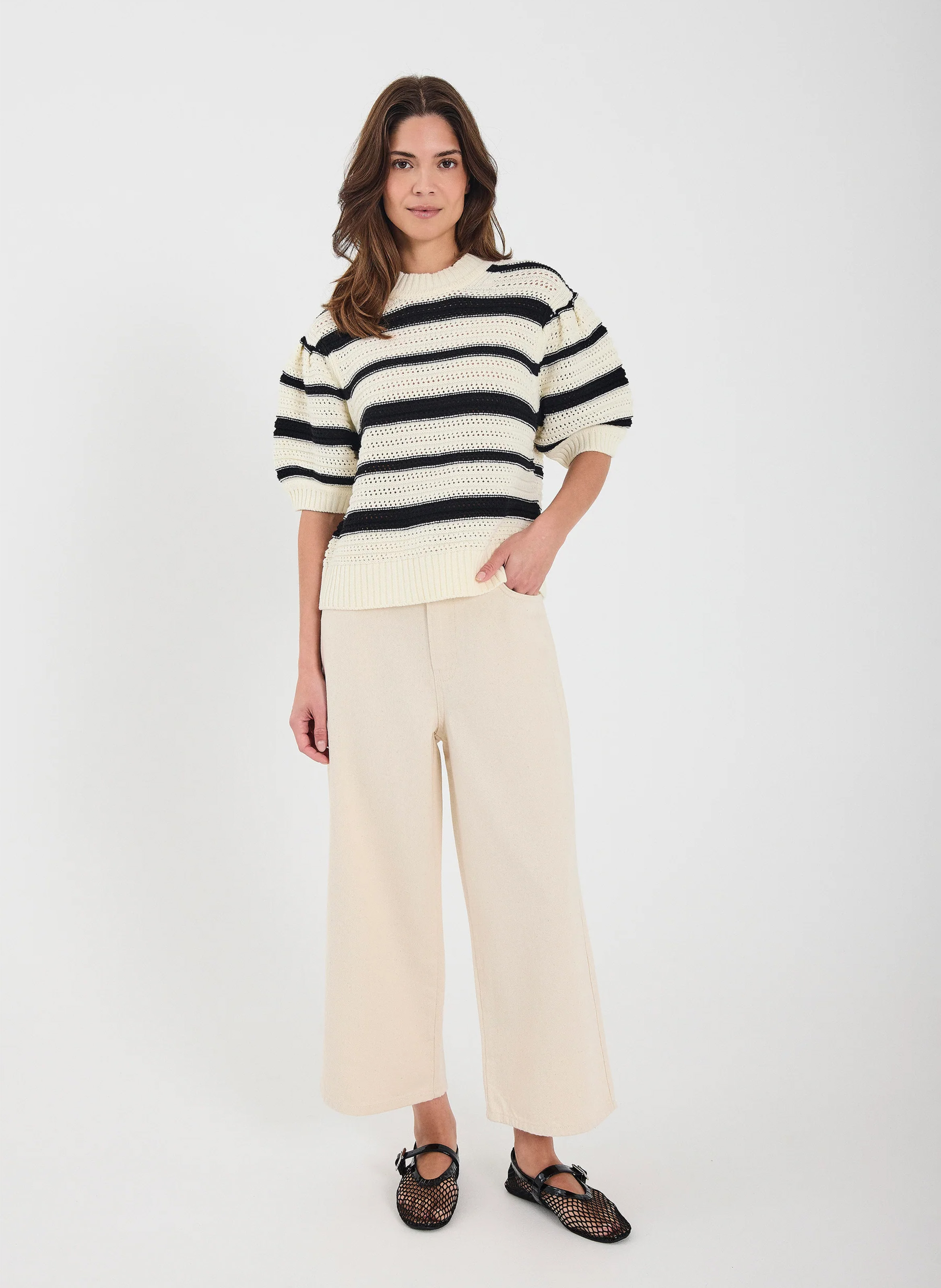 Gerade geschnittener Rundhalspullover aus Baumwolle mit Ajourmuster und Streifen NORR Schwarz