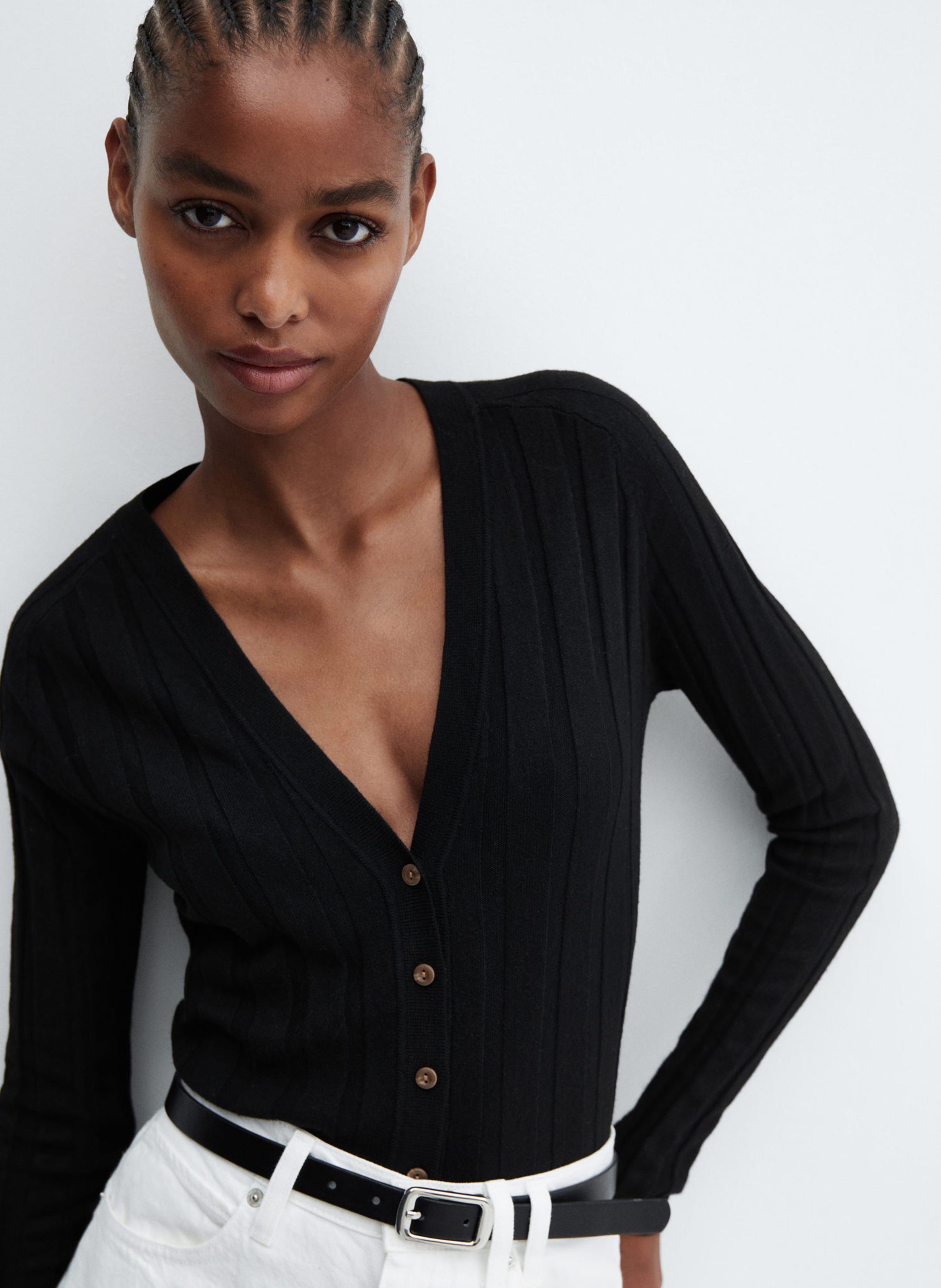 Cardigan Droit Encolure V Noir Mango Femme Place des Tendances