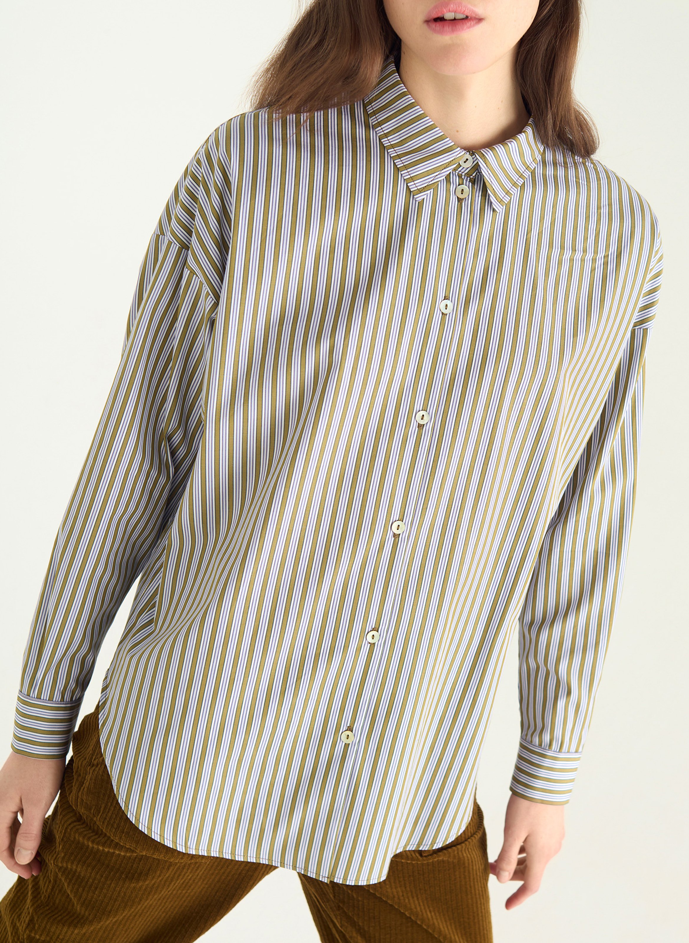 Blouse met klassieke kraag COTELAC