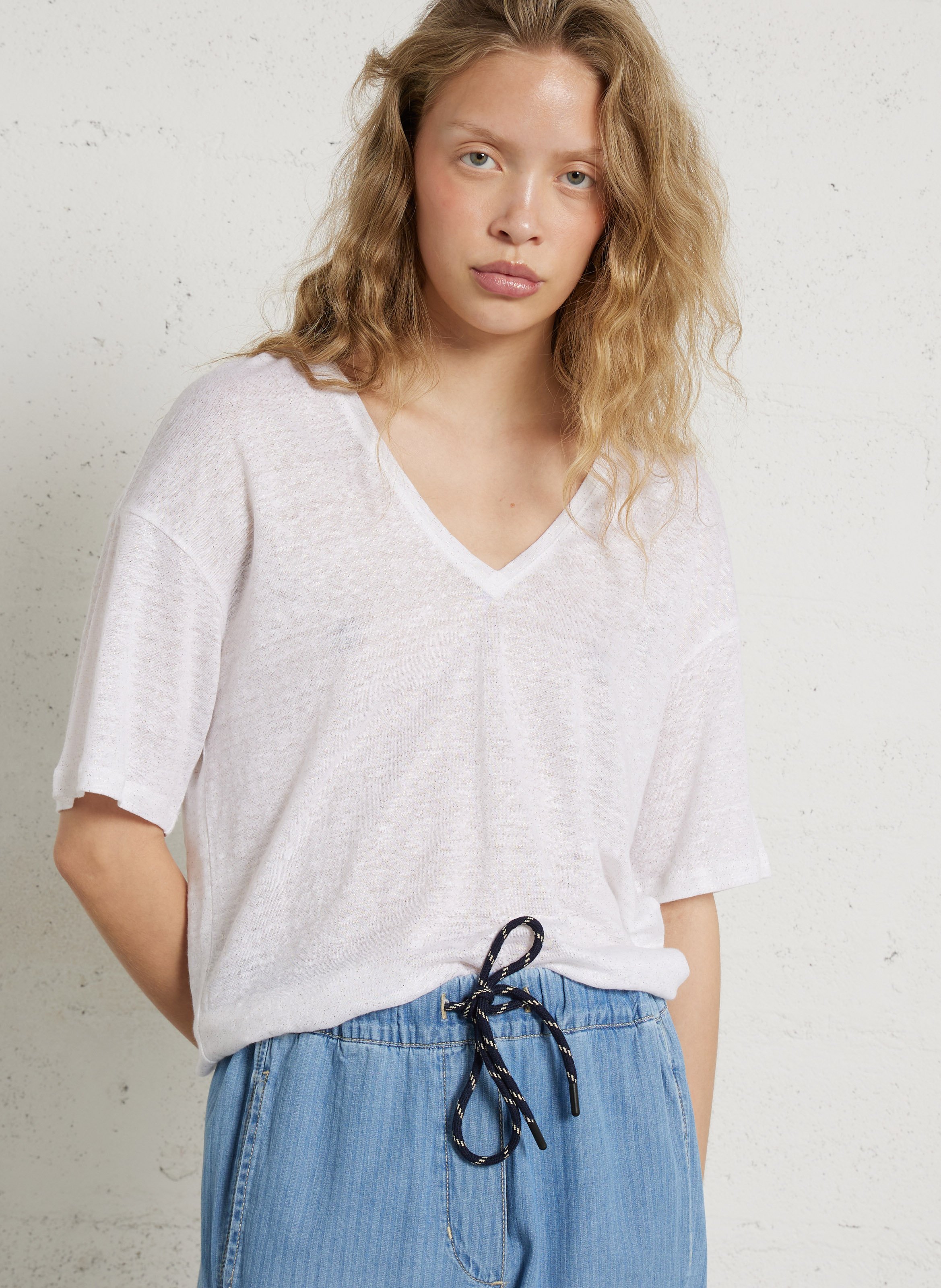 T-Shirt mit V-Ausschnitt und Pailletten aus Leinen DES PETITS HAUTS