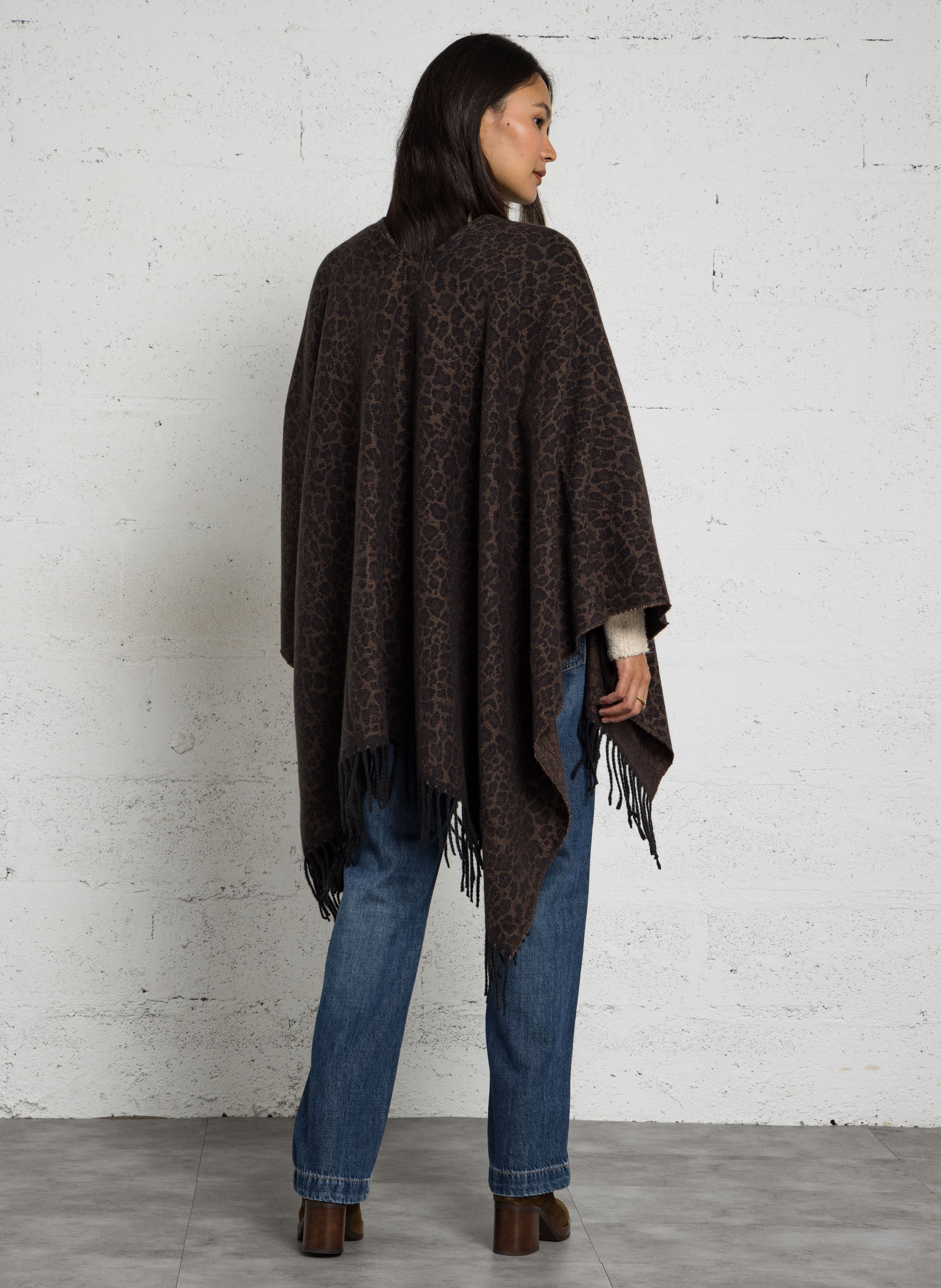 Weiter Leopardenponcho mit Fransen LE TEMPS DES CERISES Braun