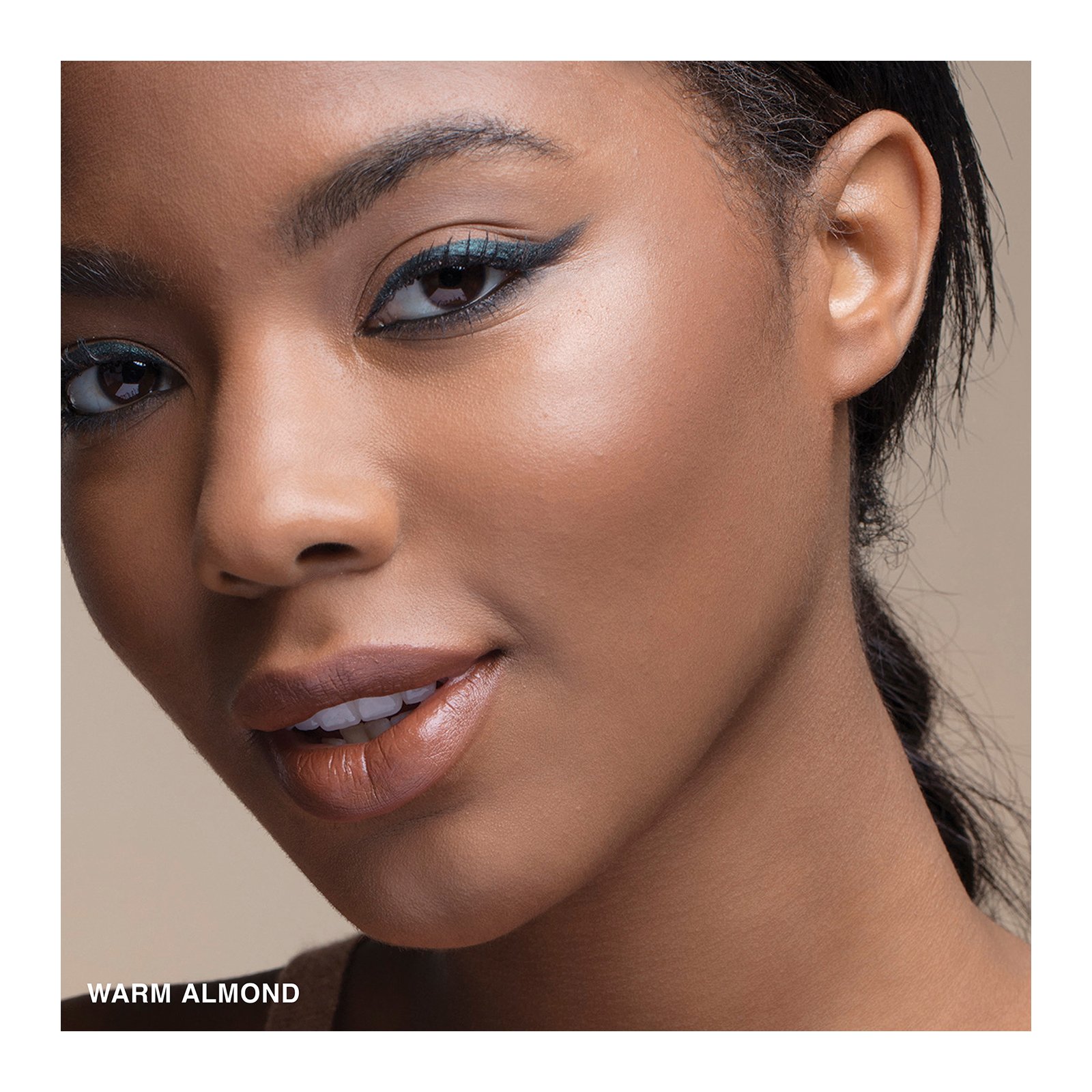 Skin Foundation Stick - Fond de Teint Stick BOBBI BROWN 31 warm almond (w-086)