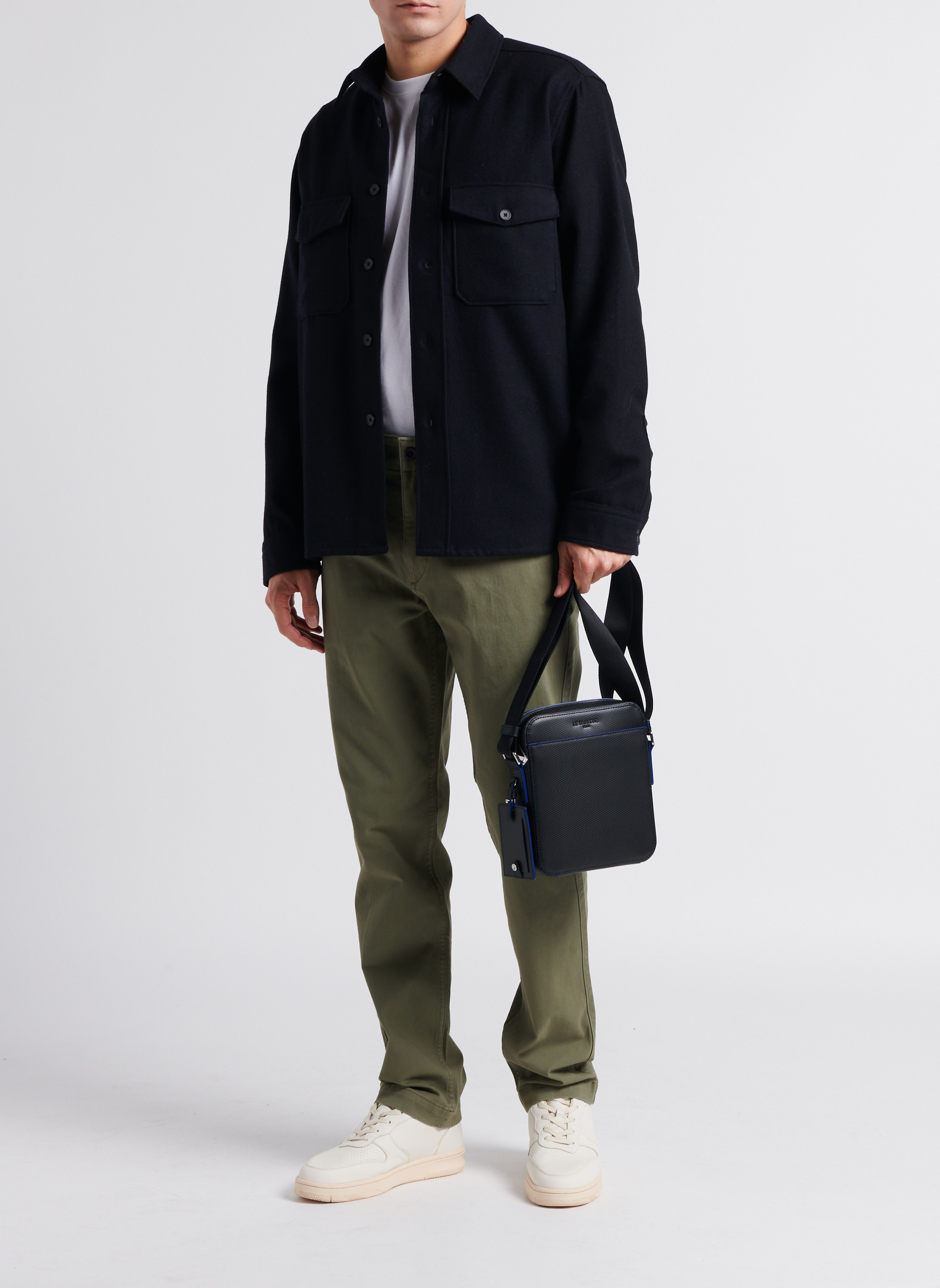 Rundhals-T-Shirt aus Bio-Baumwolle - Look 1